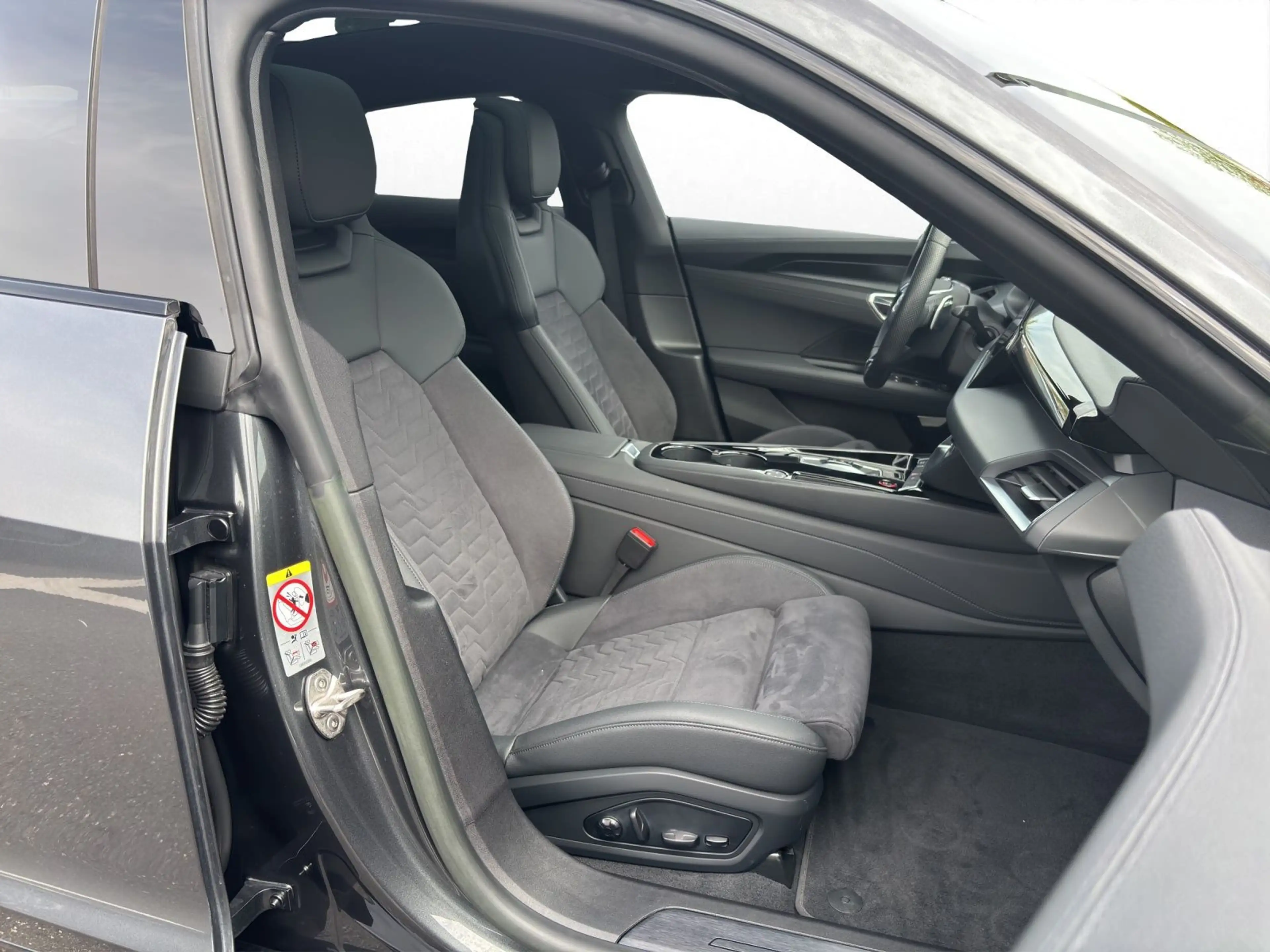 Audi e-tron GT e-tron GT QUATTRO *NAVI*PANO*MATRIX*B&O*KAMERA* — photo 4
