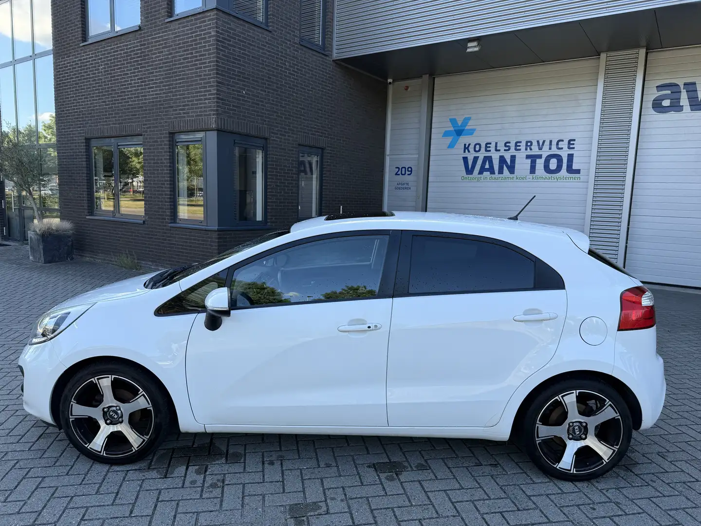 Kia Rio 1.2 CVVT Super Pack NAP/APK/Schuifdak/keyless Wit - 2