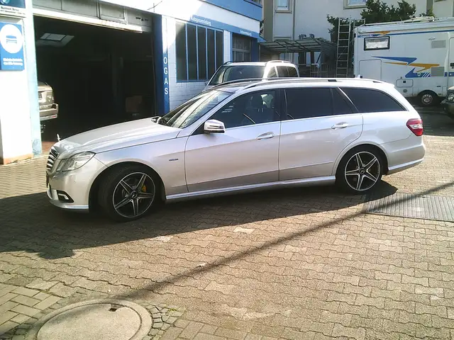Mercedes-Benz E 350 E 350 CDI 4Matic (212.293)