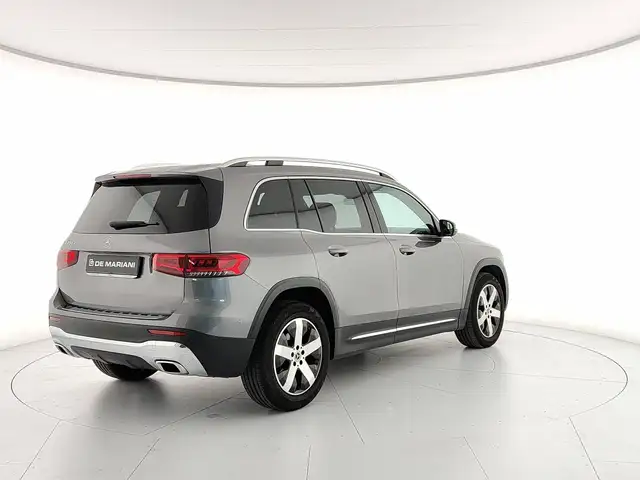 Mercedes-Benz GLB view 4