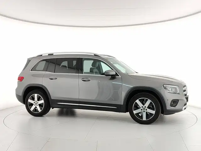 Mercedes-Benz GLB view 6