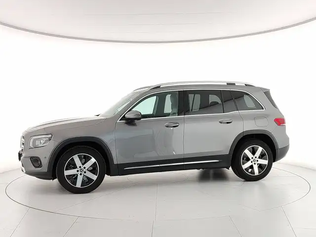 Mercedes-Benz GLB view 2