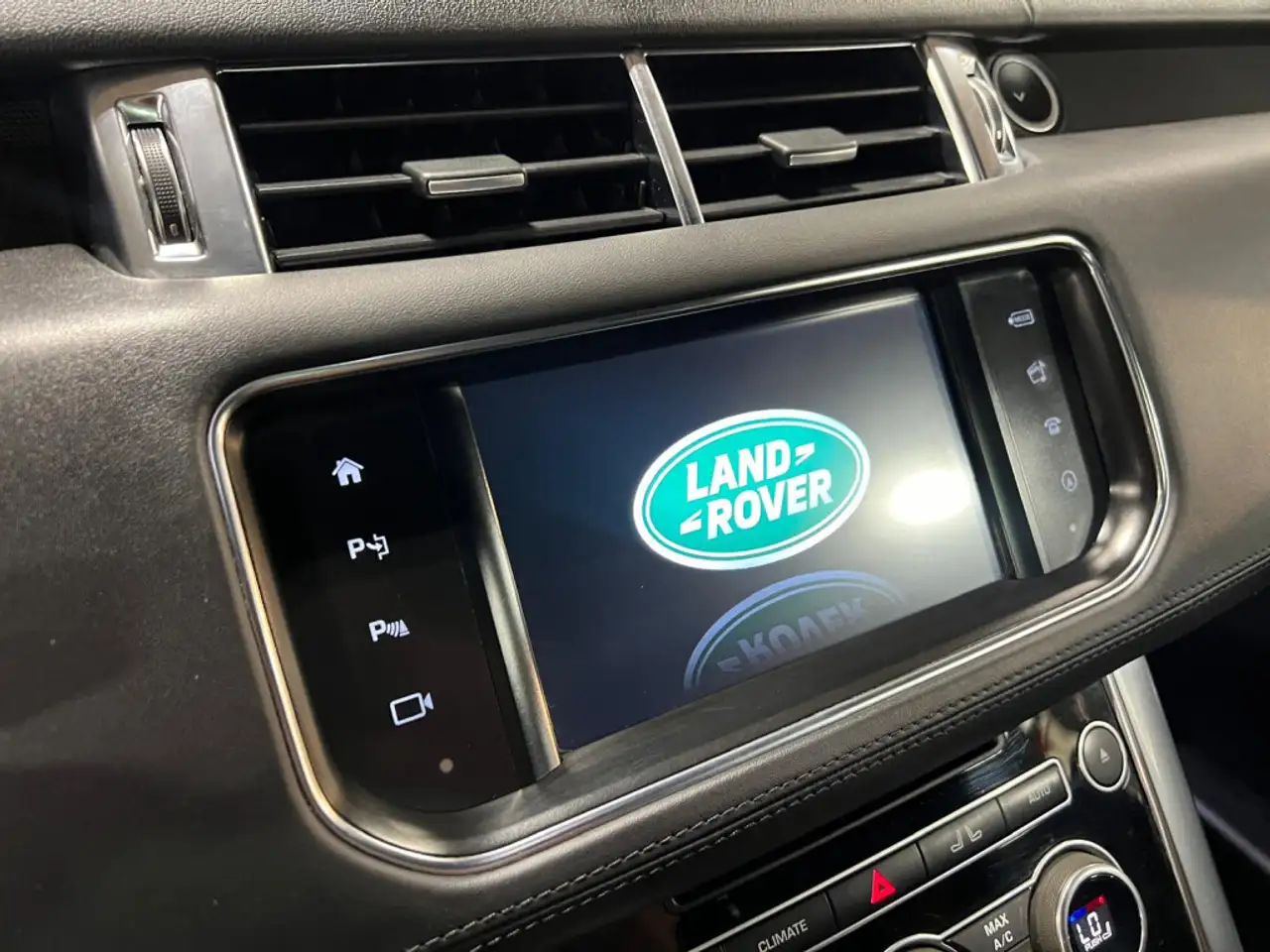 Land Rover Range Rover Sport снимка Land Rover Range Rover Sport
