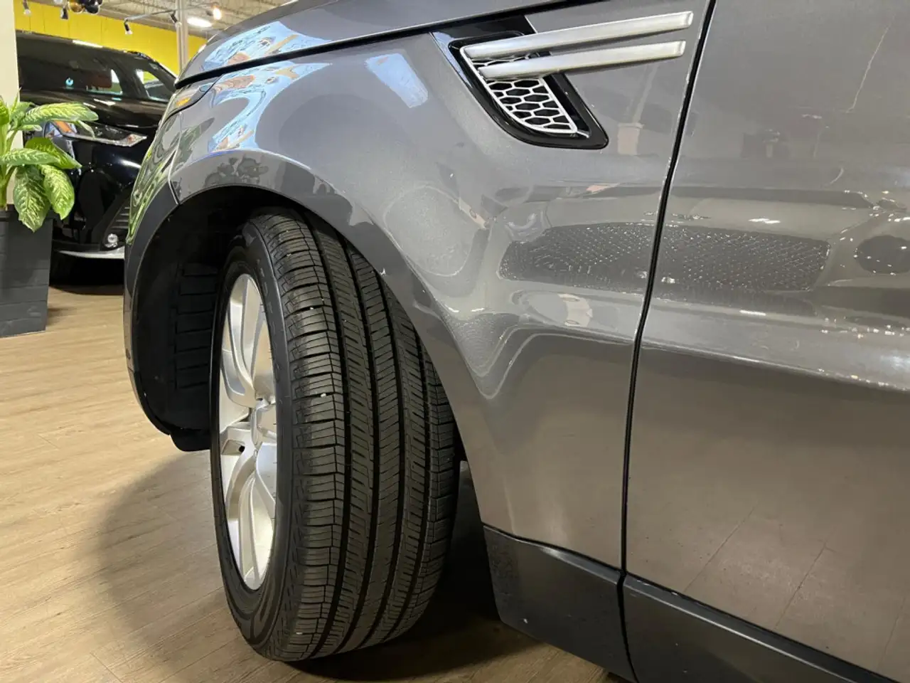 Land Rover Range Rover Sport снимка Land Rover Range Rover Sport