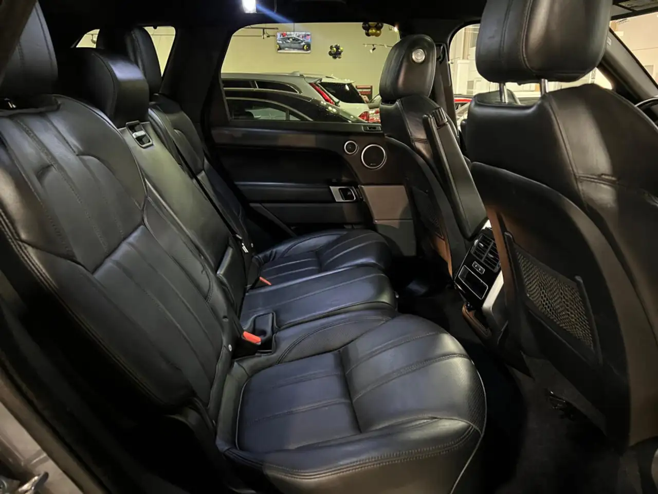 Land Rover Range Rover Sport снимка Land Rover Range Rover Sport