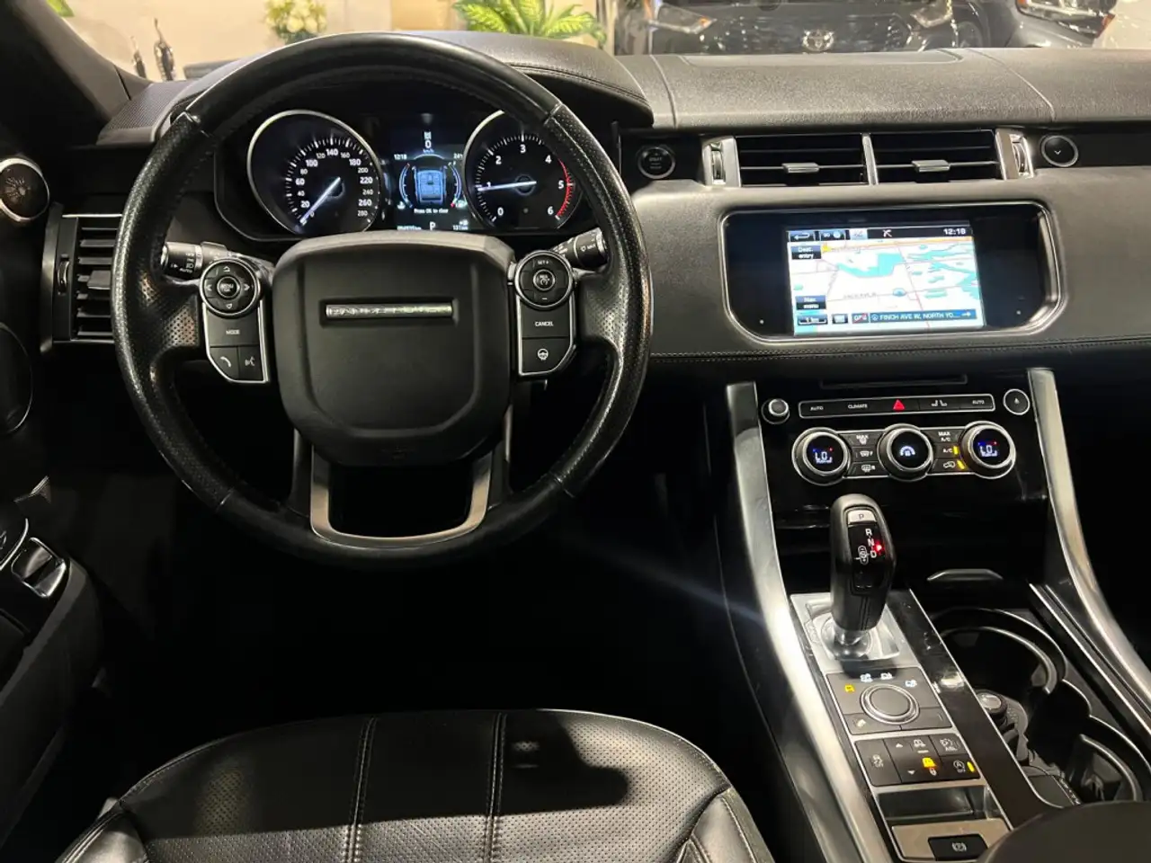 Land Rover Range Rover Sport снимка Land Rover Range Rover Sport