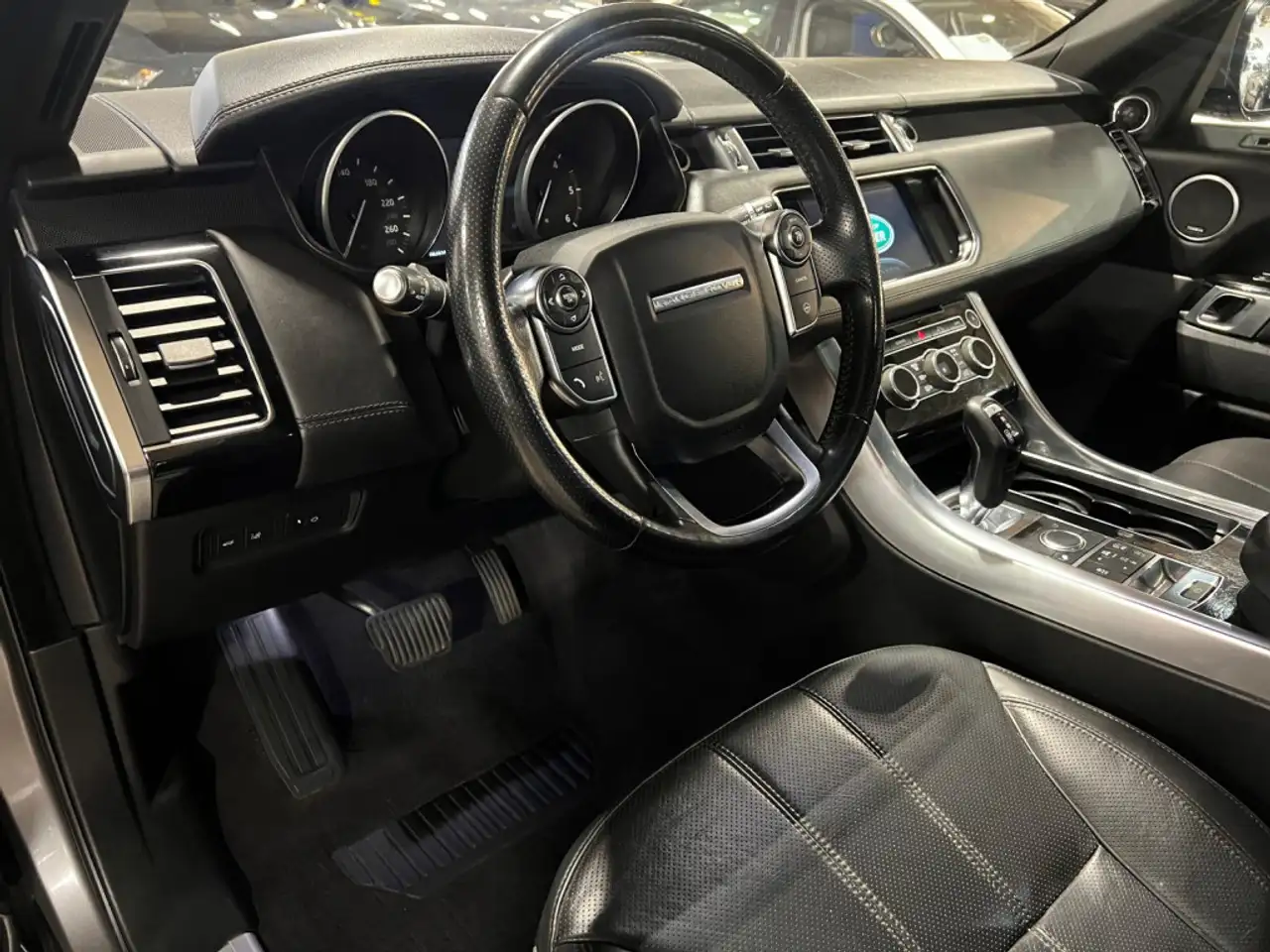 Land Rover Range Rover Sport снимка Land Rover Range Rover Sport
