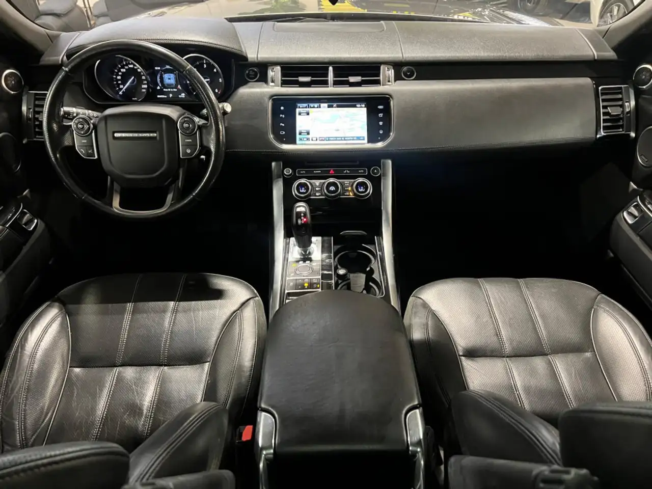Land Rover Range Rover Sport снимка Land Rover Range Rover Sport
