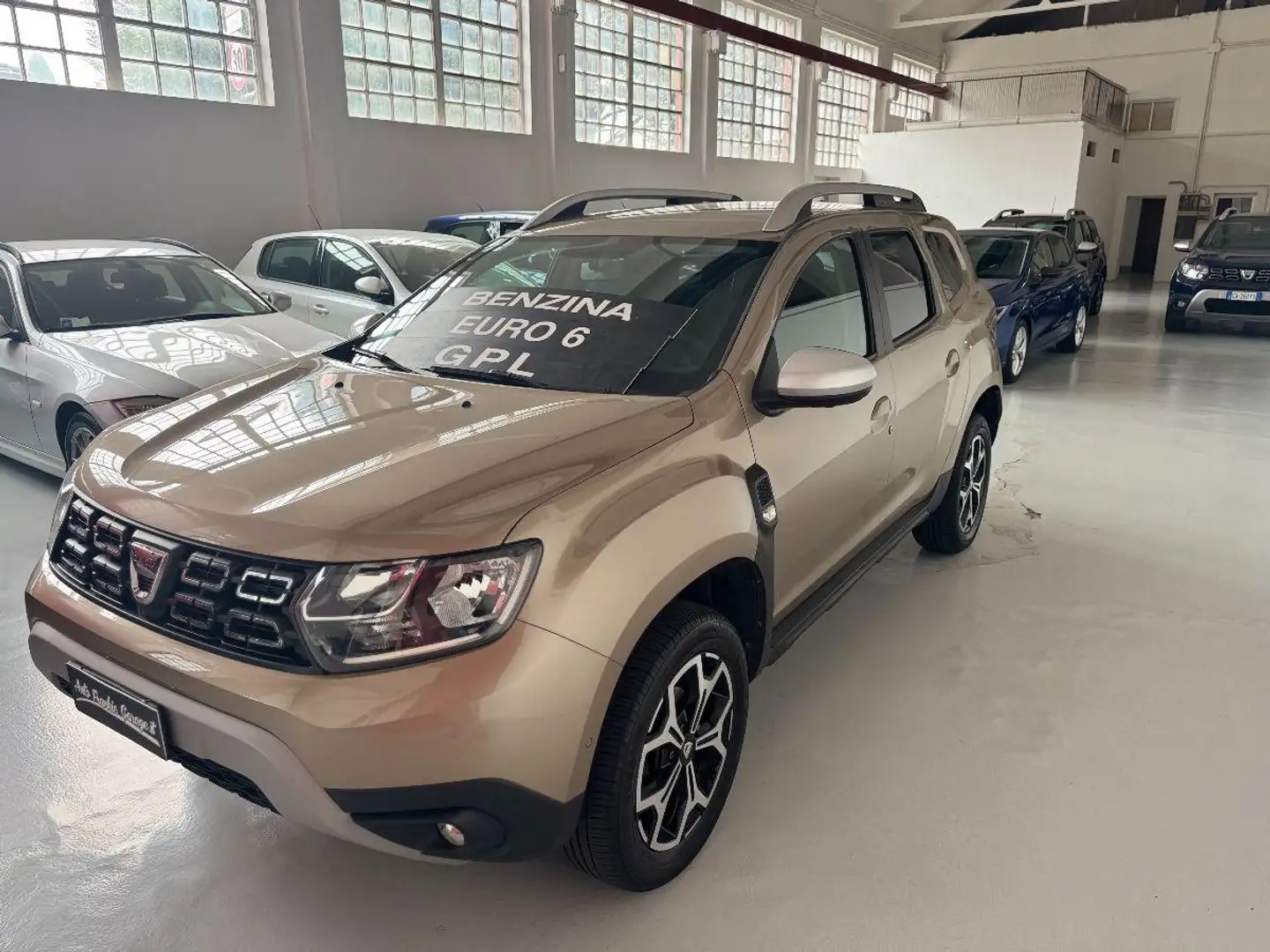 Dacia Duster 1.6 SCe GPL 4x2 Techroad Beige - 1