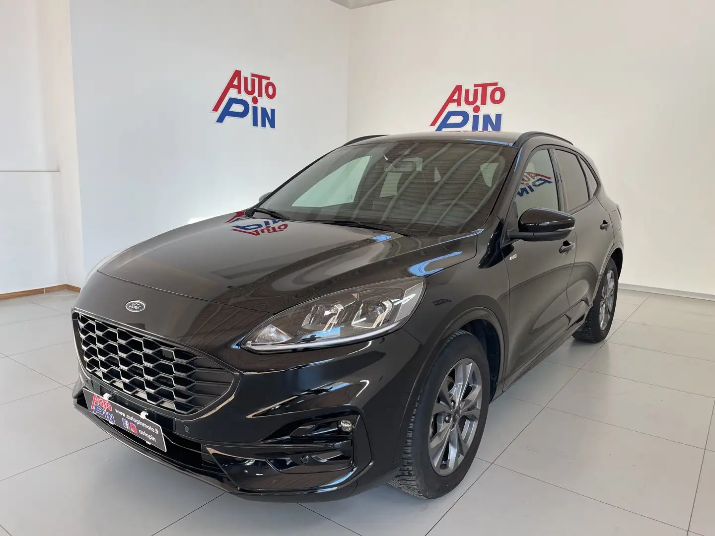 Ford Kuga 2.0 EcoBlue 120 CV aut. 2WD ST-Line Zwart - 1