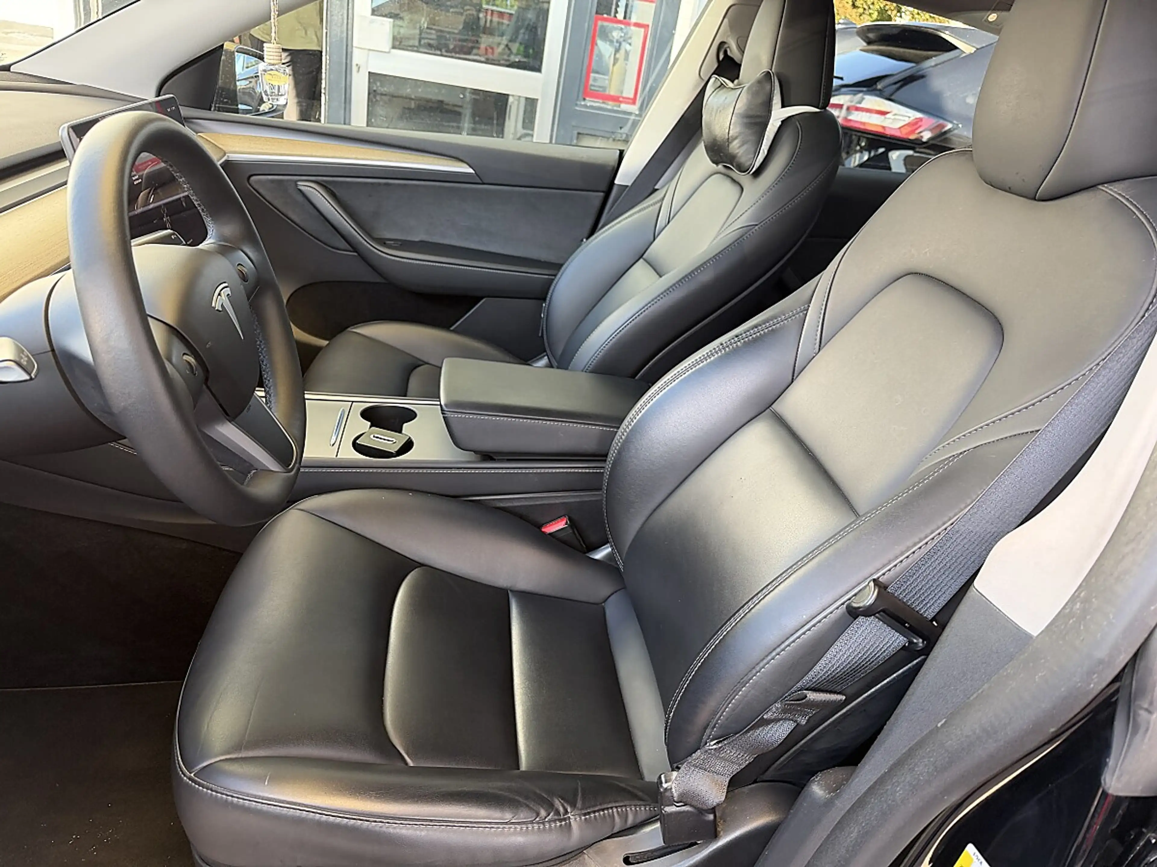 Tesla Model Y Dual Maximale Reichweite Dual AWD — photo 12