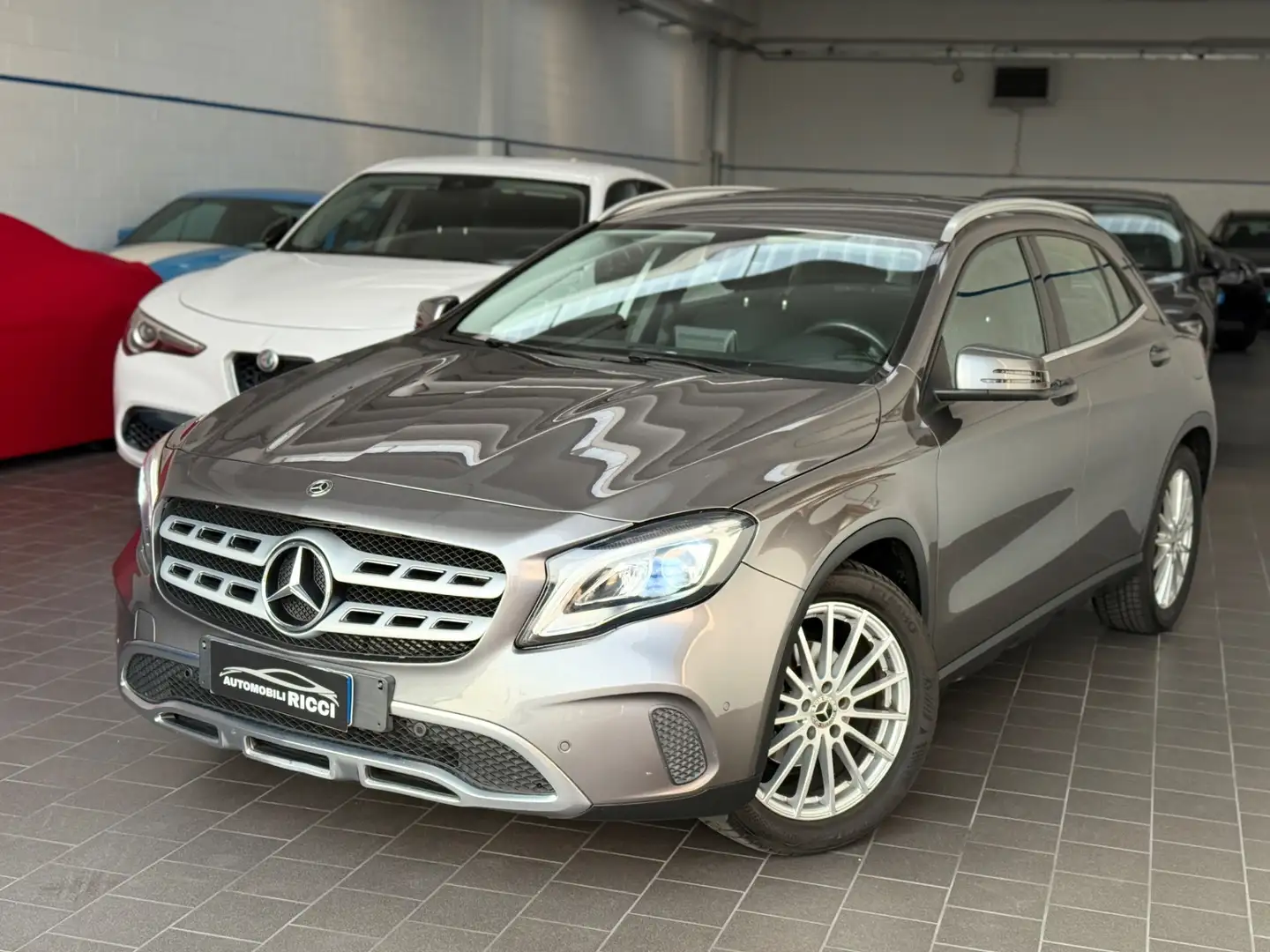 Mercedes-Benz GLA 180 GLA 180 Sport Grey - 1