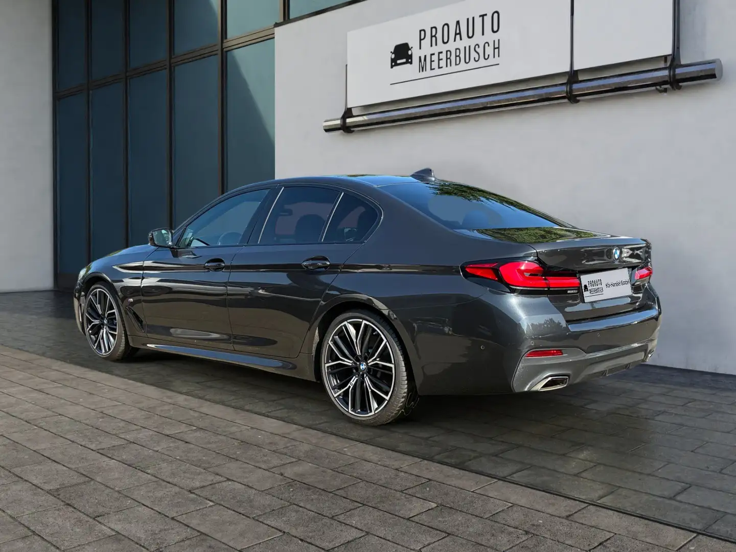 BMW 530 d xDrive M Sport 20ZOLL/HEADUP/STNDHZNG/KEYLESS Grau - 2
