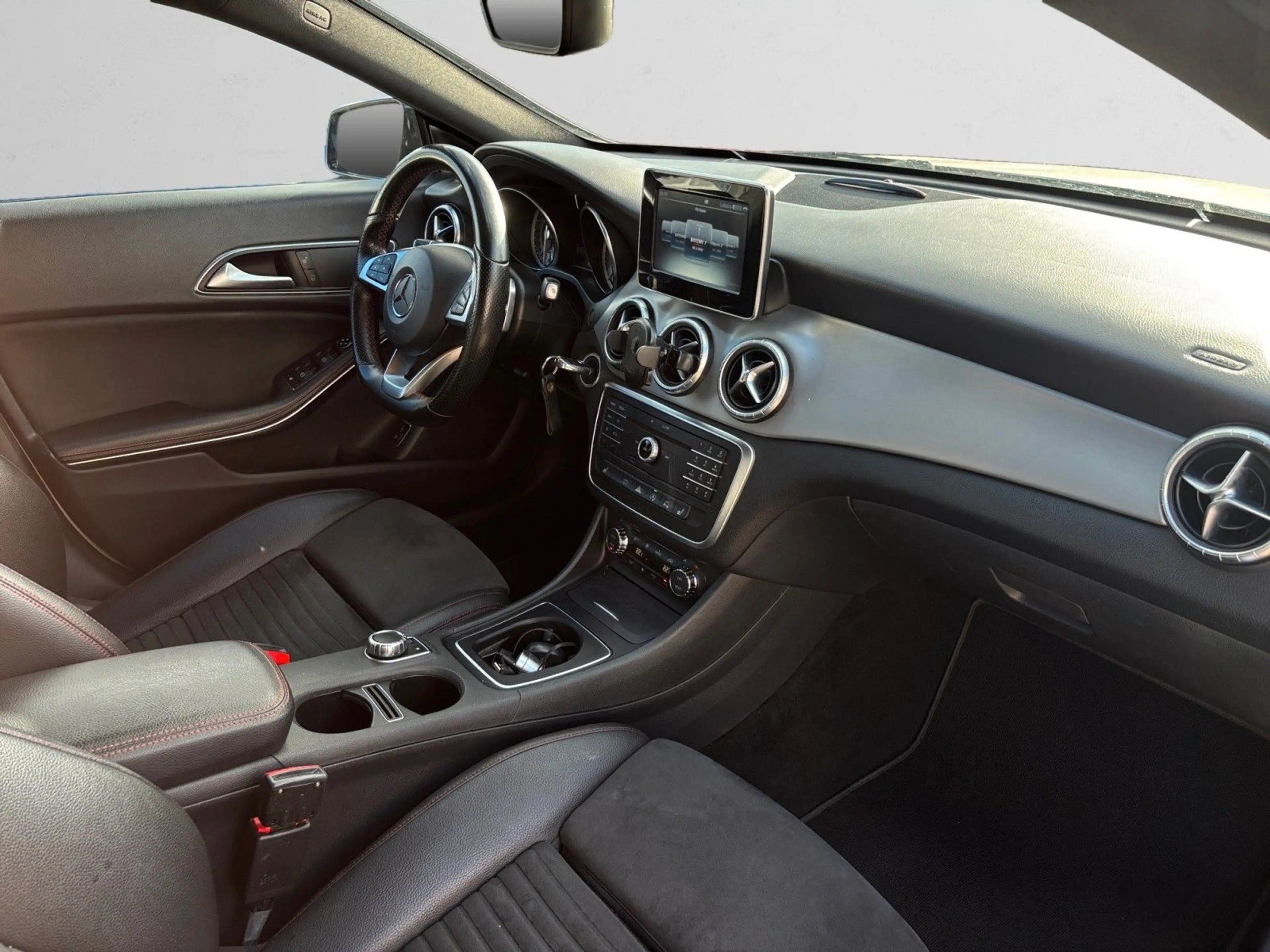 Mercedes-Benz CLA 220 CDI |AMG LINE|LEDER|NAVI|PDC|18´´ — photo 15