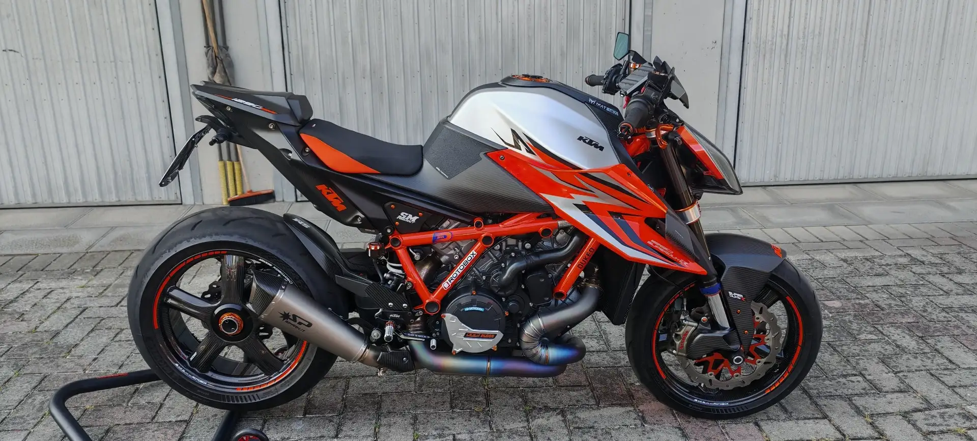 KTM 1290 Super Duke R EVO Arancione - 2