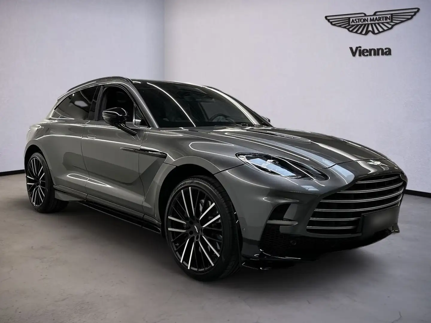 Aston Martin DBX DBX707 | Magnetic Silver | Pano | 23'' Silber - 2