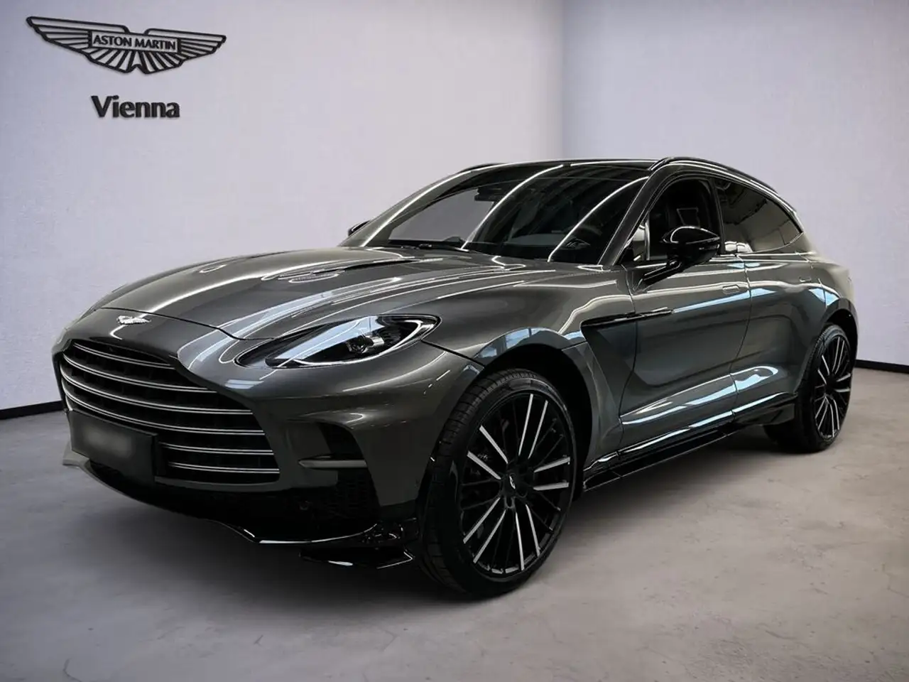 Aston Martin DBX DBX707 | Magnetic Silver | Pano | 23''