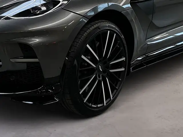 Aston Martin DBX DBX707 | Magnetic Silver | Pano | 23'' Ansicht 6