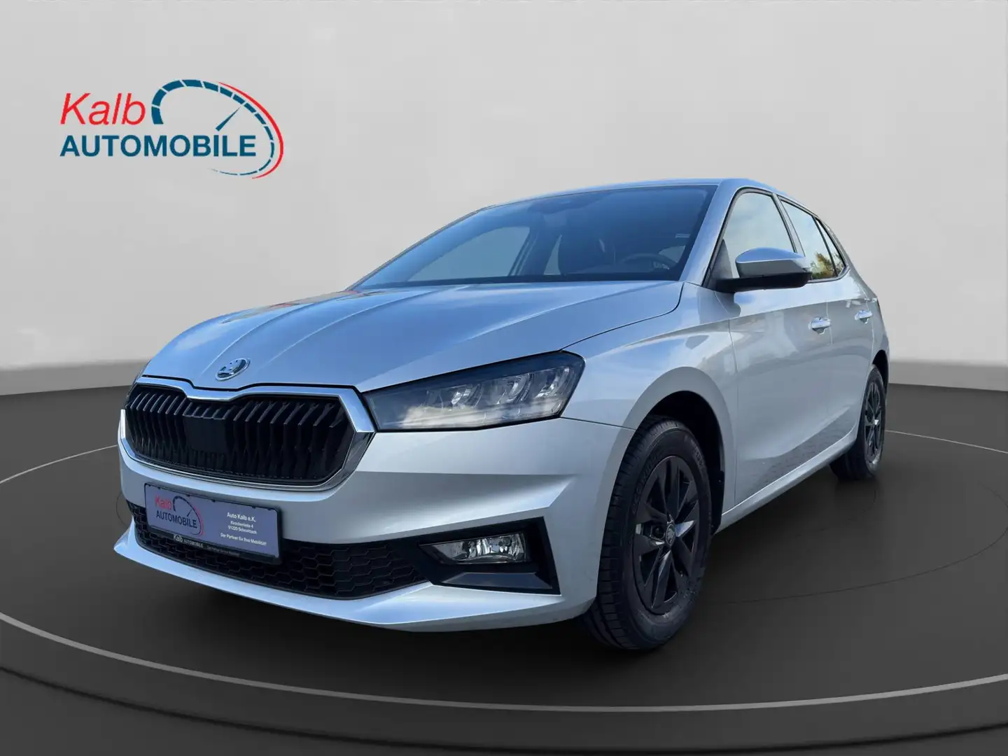 Skoda Fabia FABIA 1.0MPI 130 JAHRE+5J/100TKM+RFK+LED+SHZ Plateado - 1