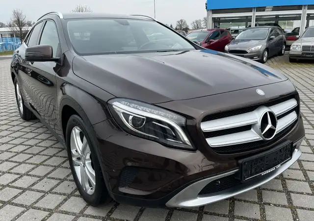 Mercedes-Benz GLA 220 d 4Matic Bi-Xenon|AHK|Navi|RFK