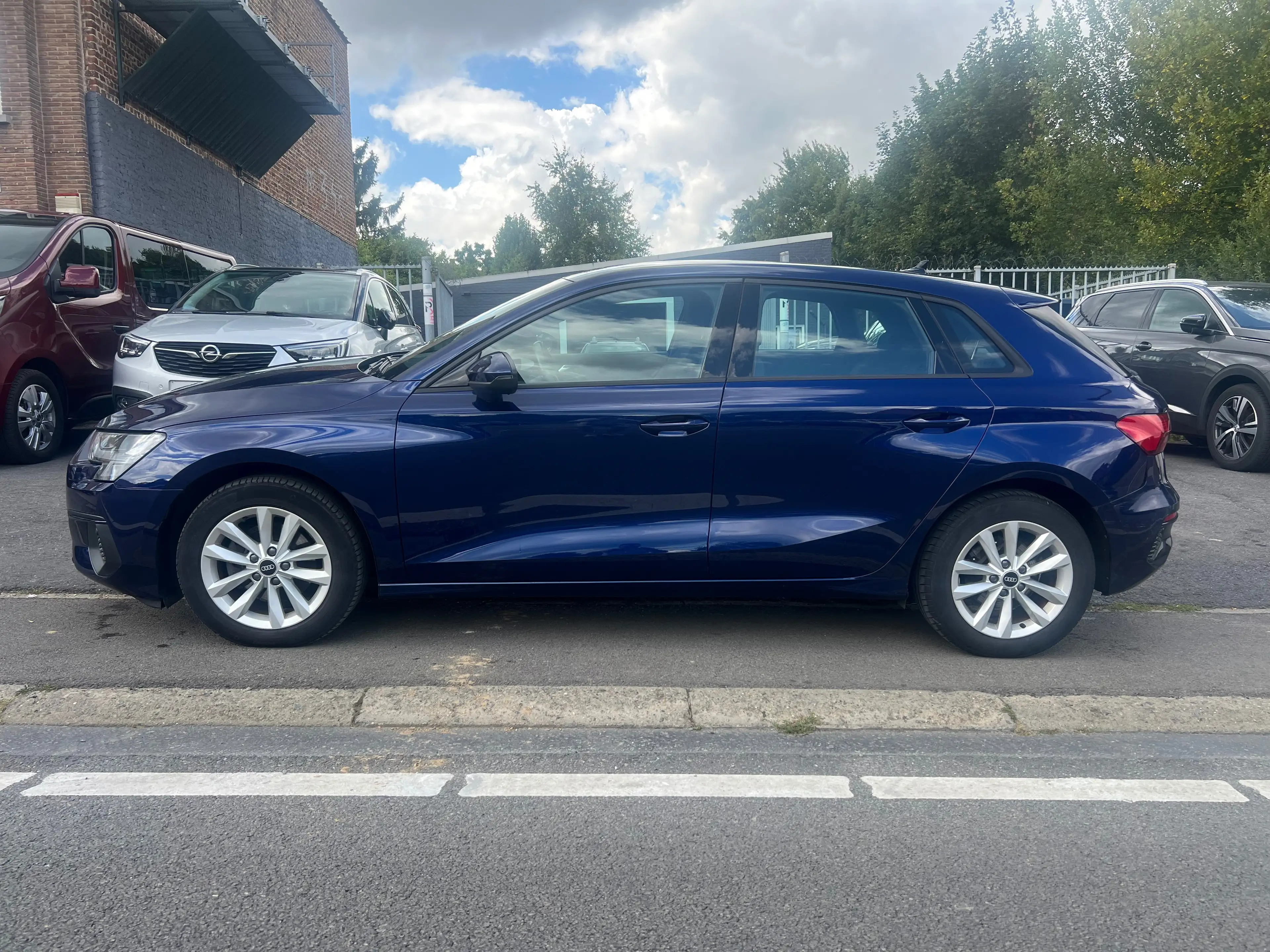 Audi A3 Sportback 30 TFSI Business Édition Advanced S tr GPS CARPLAY 82.000kms AUTOMATIQUE CRÉDIT 100% GARANTIE — photo 4