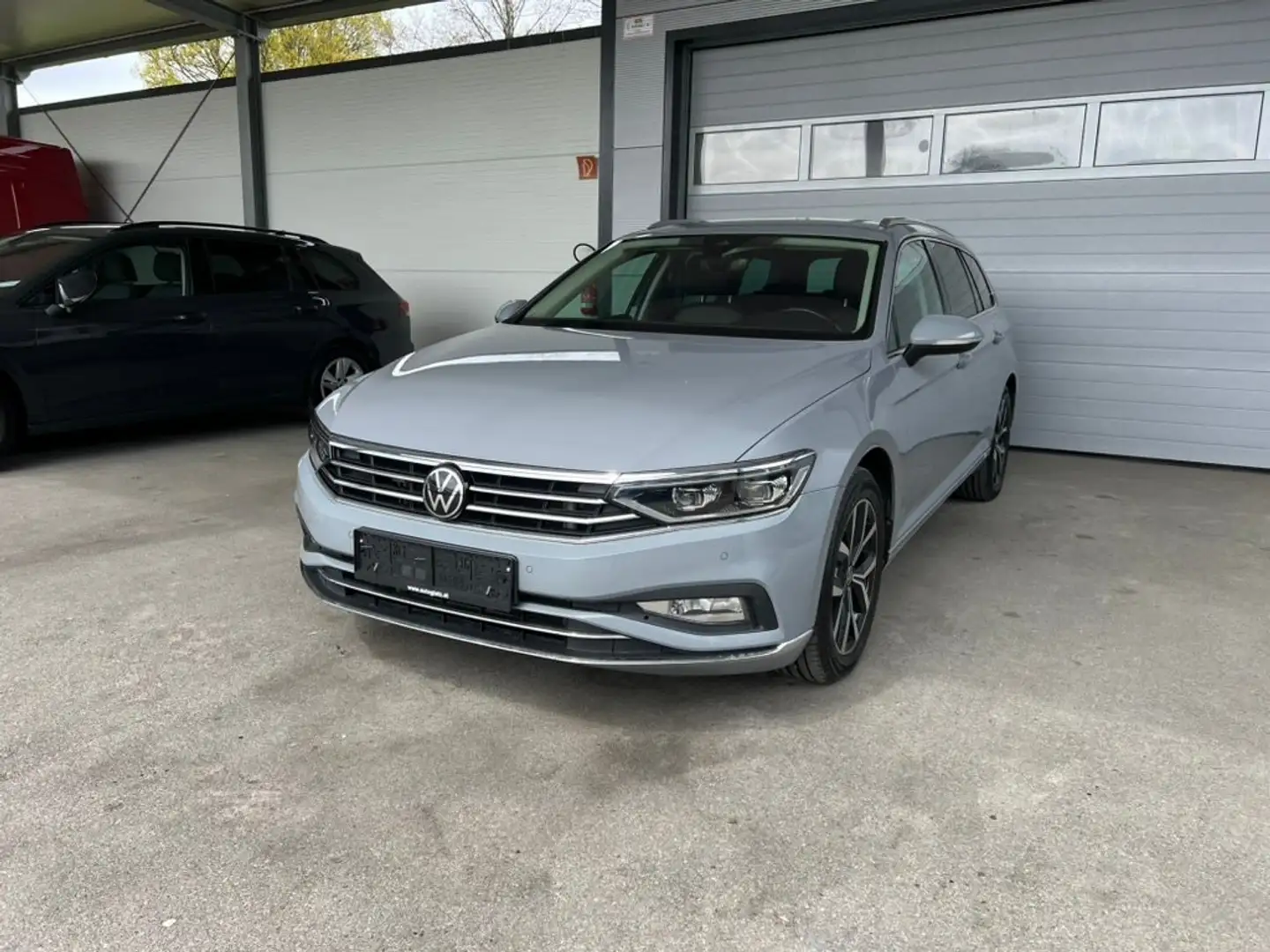 Volkswagen Passat Variant Elegance 2,0TDI DSG IQ-LED-MATRIX/NAVI/ASSIST/17'' Grau - 2