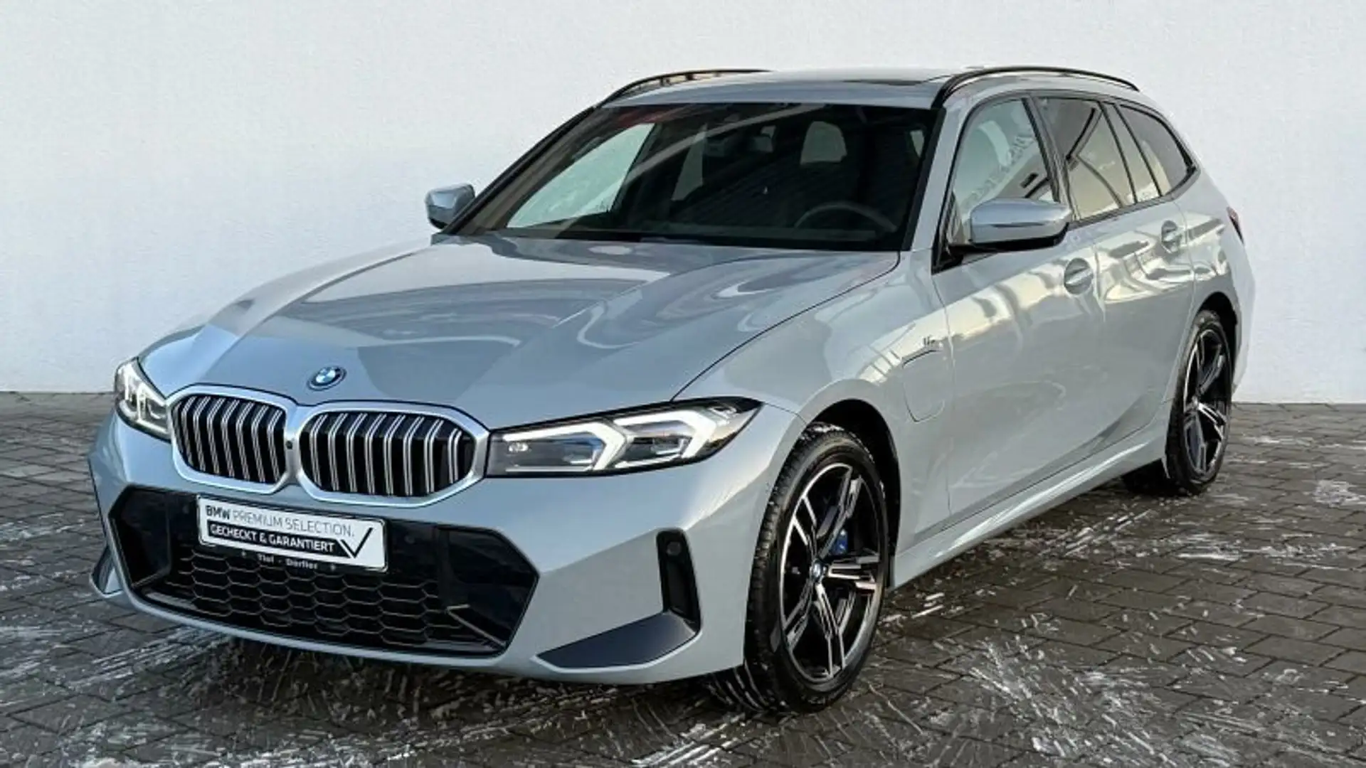 BMW 330 e xDr SAG M Sport AHK/PANO/hk/LED+/360/K-ZUG Grau - 2