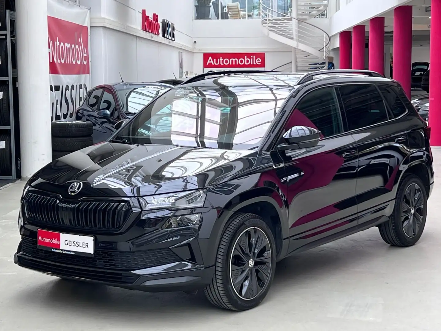 Skoda Karoq Sportline PANORAMA+VIRT.CP+LED+MATRIX Schwarz - 1