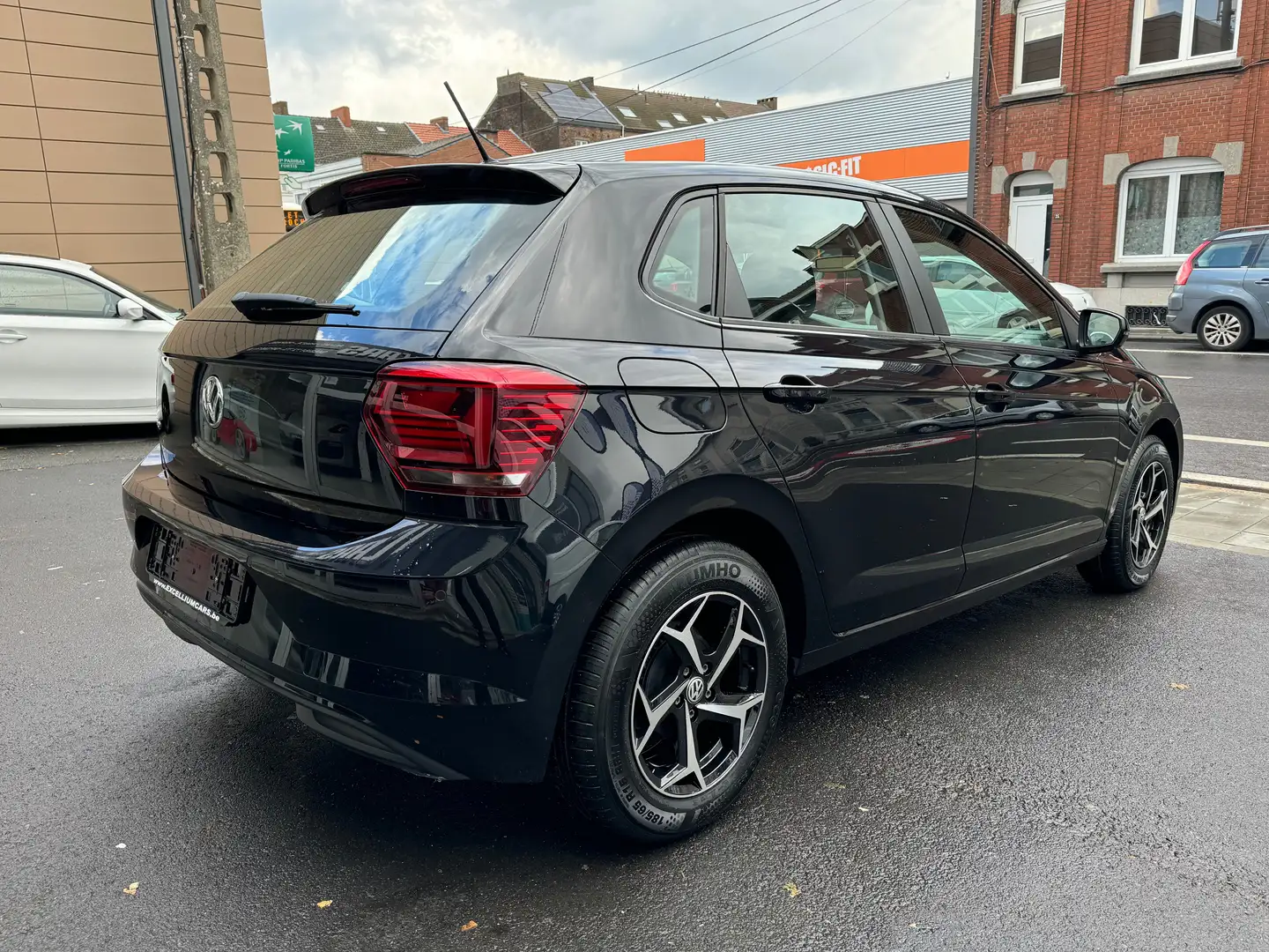 Volkswagen Polo 1.0i Jante CarPlay Airco Led ! 75Cv ! Tres Propre Schwarz - 2