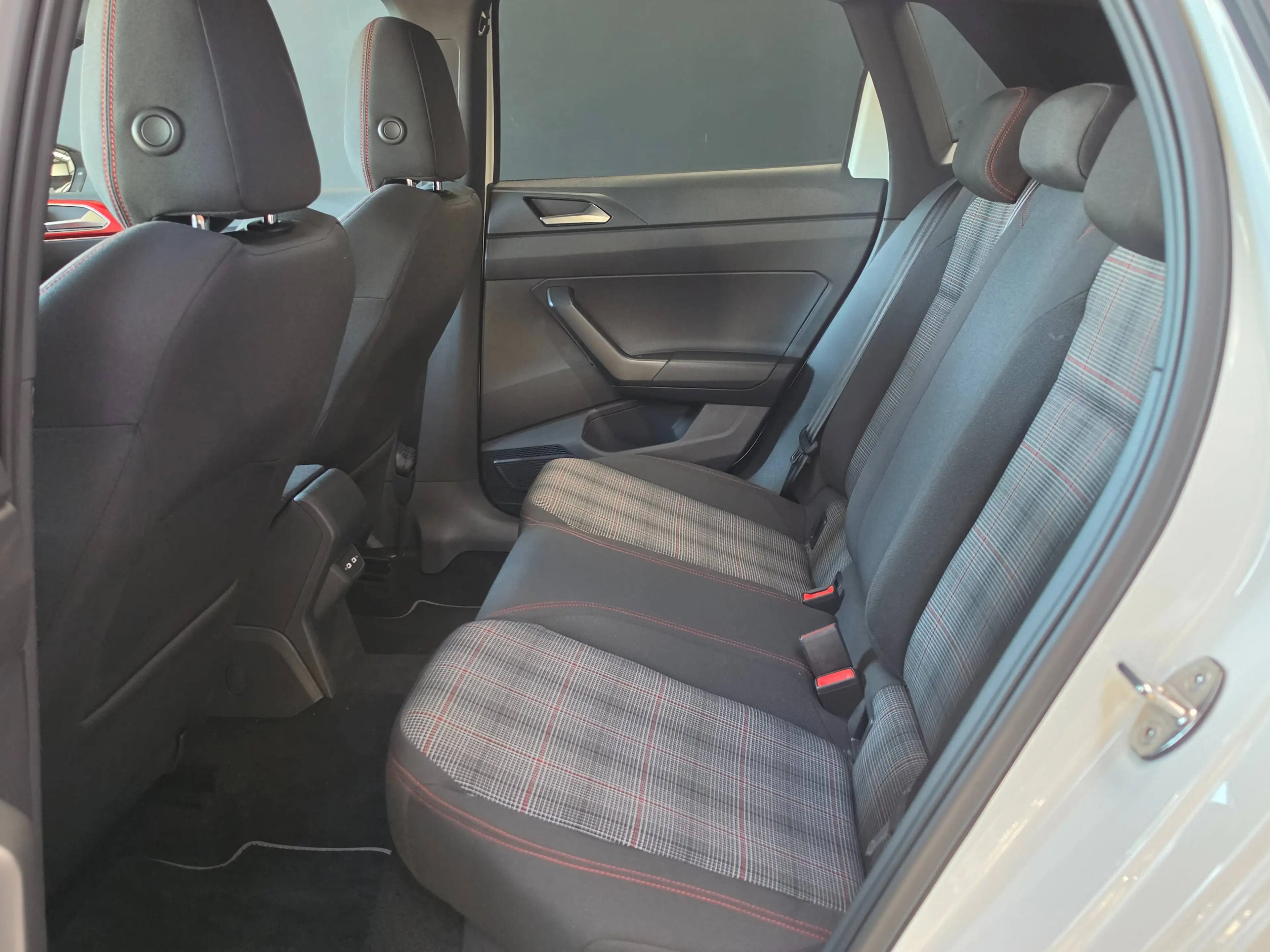 Volkswagen Polo GTI 2.0 TSI DSG // TOIT OUVRANT// CAMÉRA // COCKPIT — photo 15