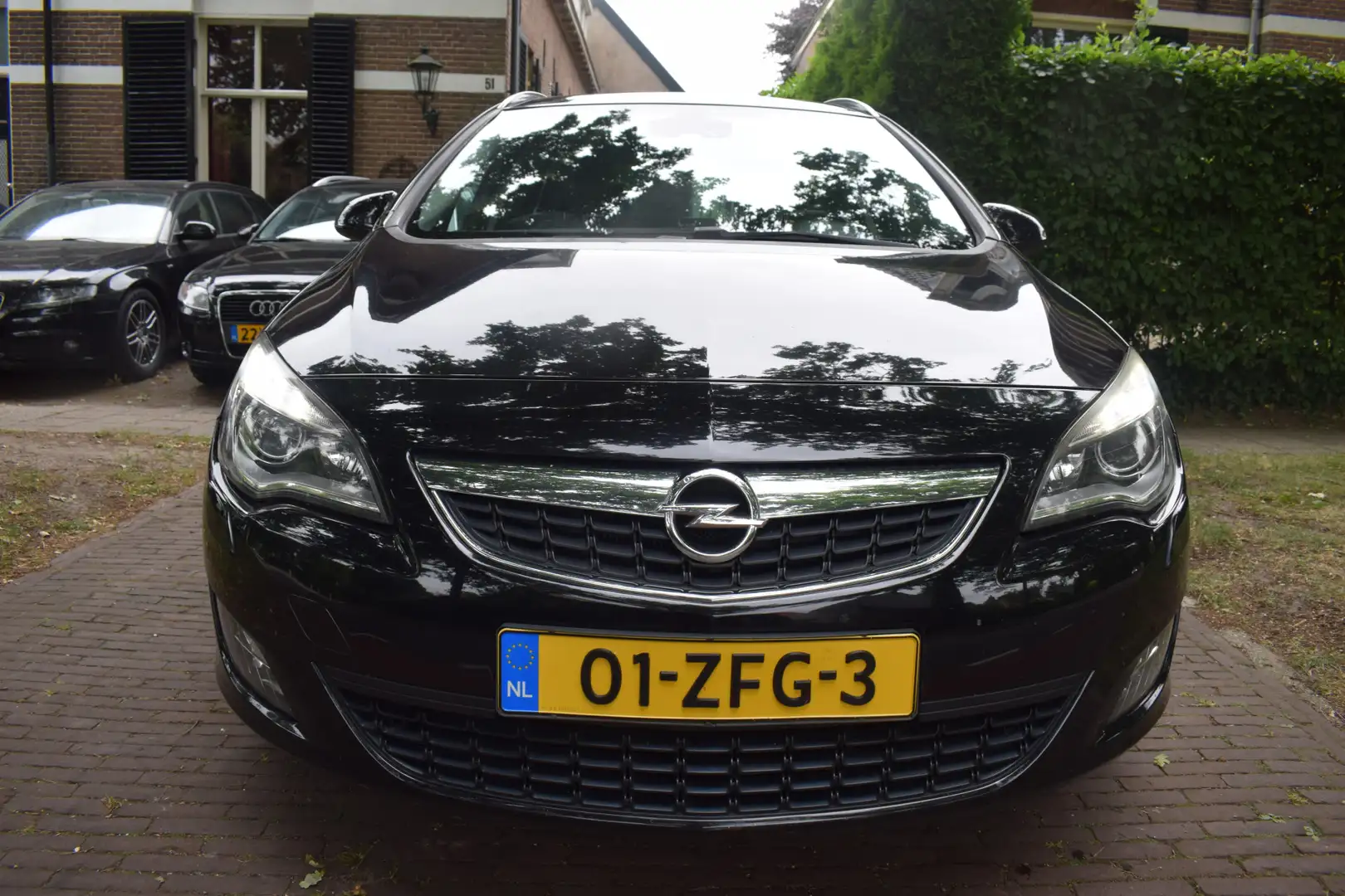 Opel Astra Sports Tourer 1.4 Turbo Sport Navi/Trekhaak Zwart - 2