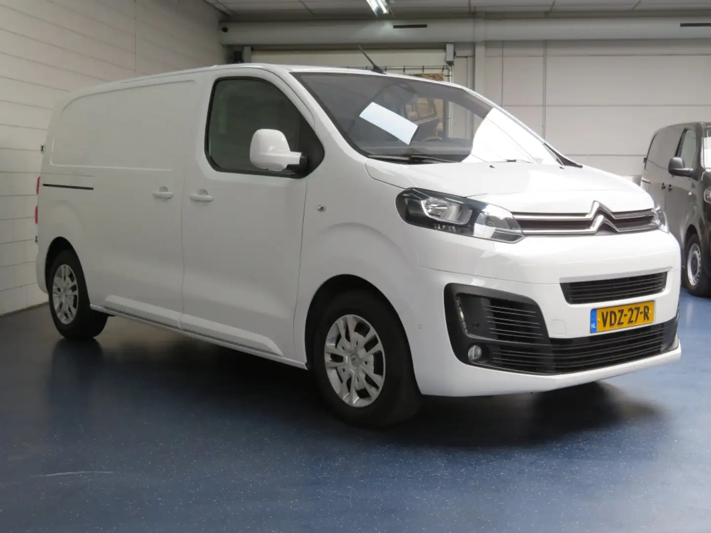 Citroen Jumpy 180 PK AUTOMAAT 2.0 BlueHDI Drivr Wit - 2