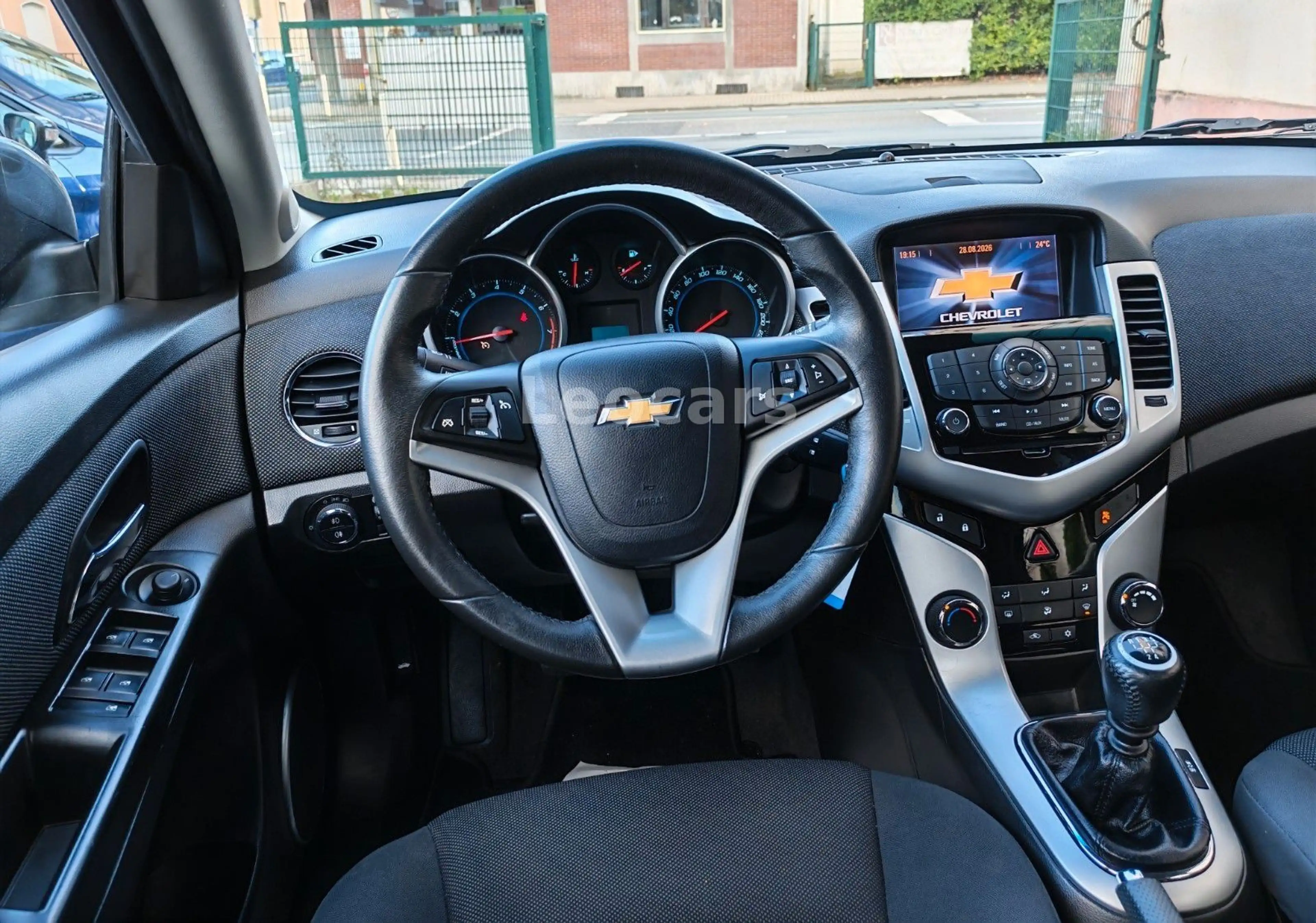 Chevrolet Cruze Hatchback 1.6L — photo 6