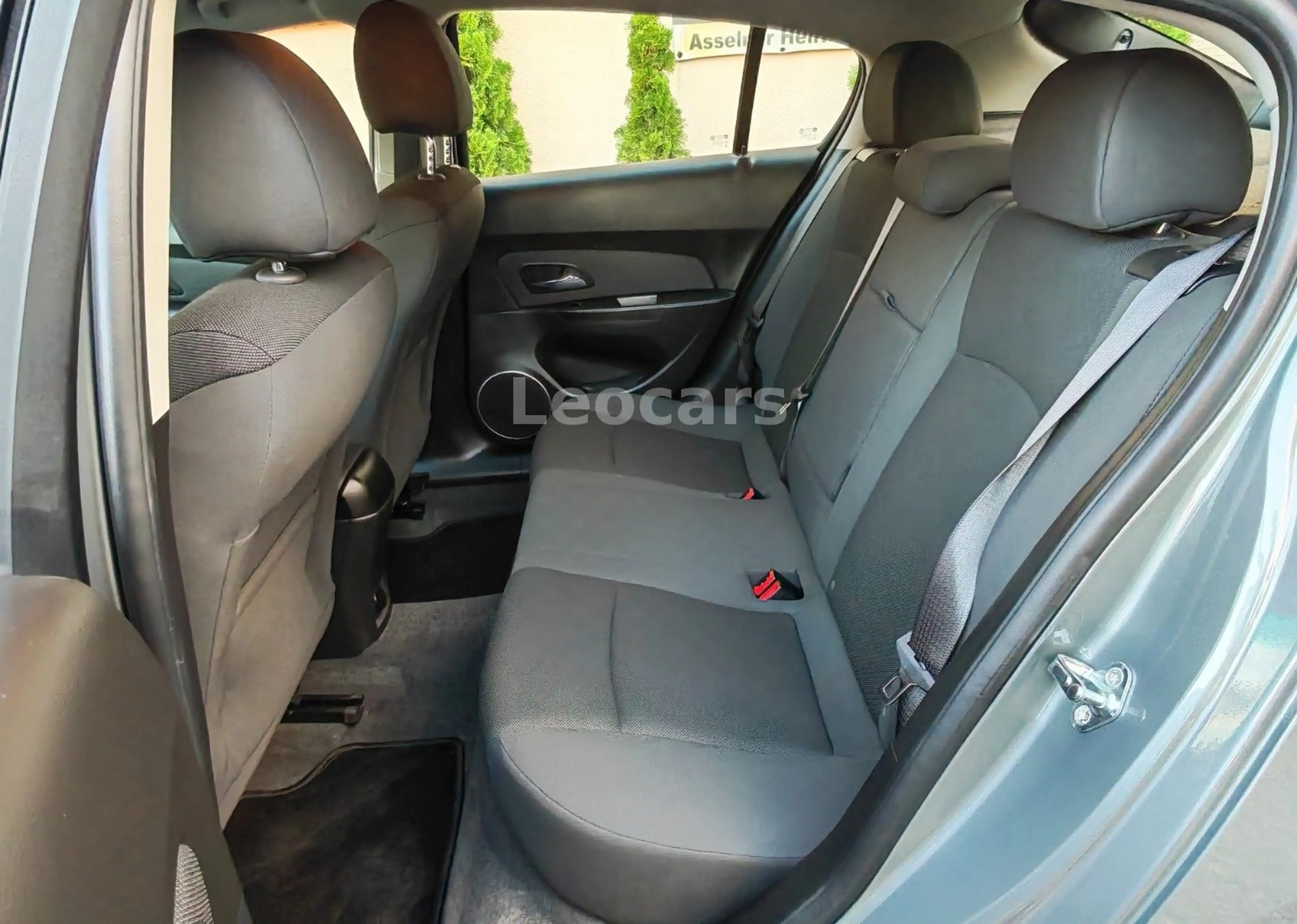 Chevrolet Cruze Hatchback 1.6L — photo 9