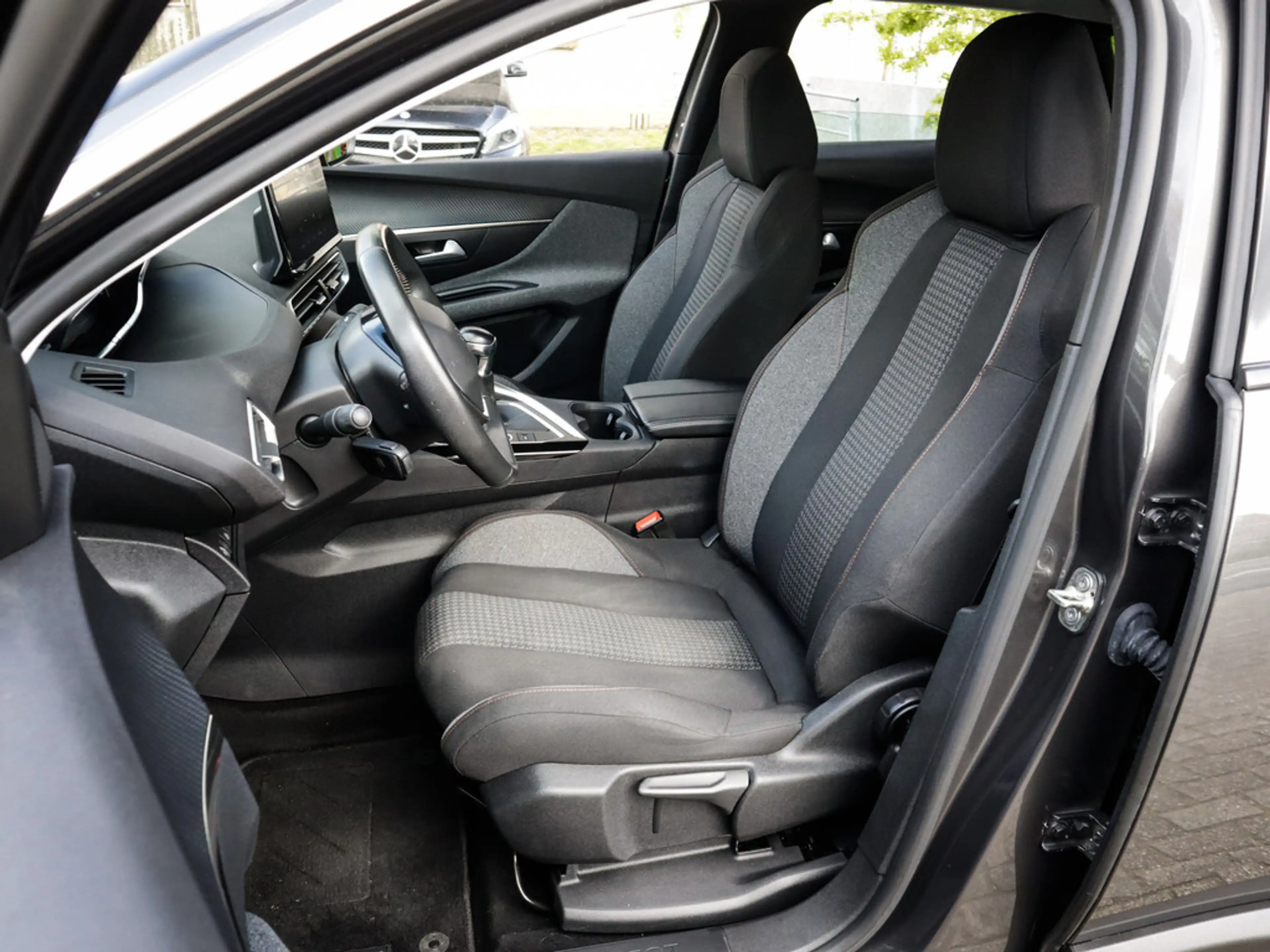 Peugeot 3008 1.2 PureTech Blue Lease Active 1e-Eig. & Keurig-On — photo 6