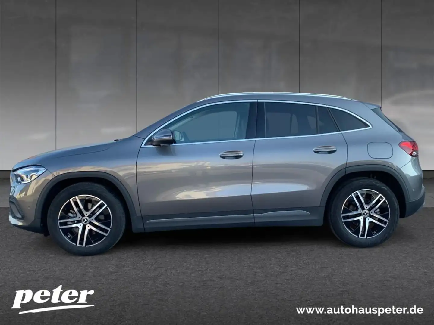 Mercedes-Benz GLA 200 Progressive, AHV Grau - 2