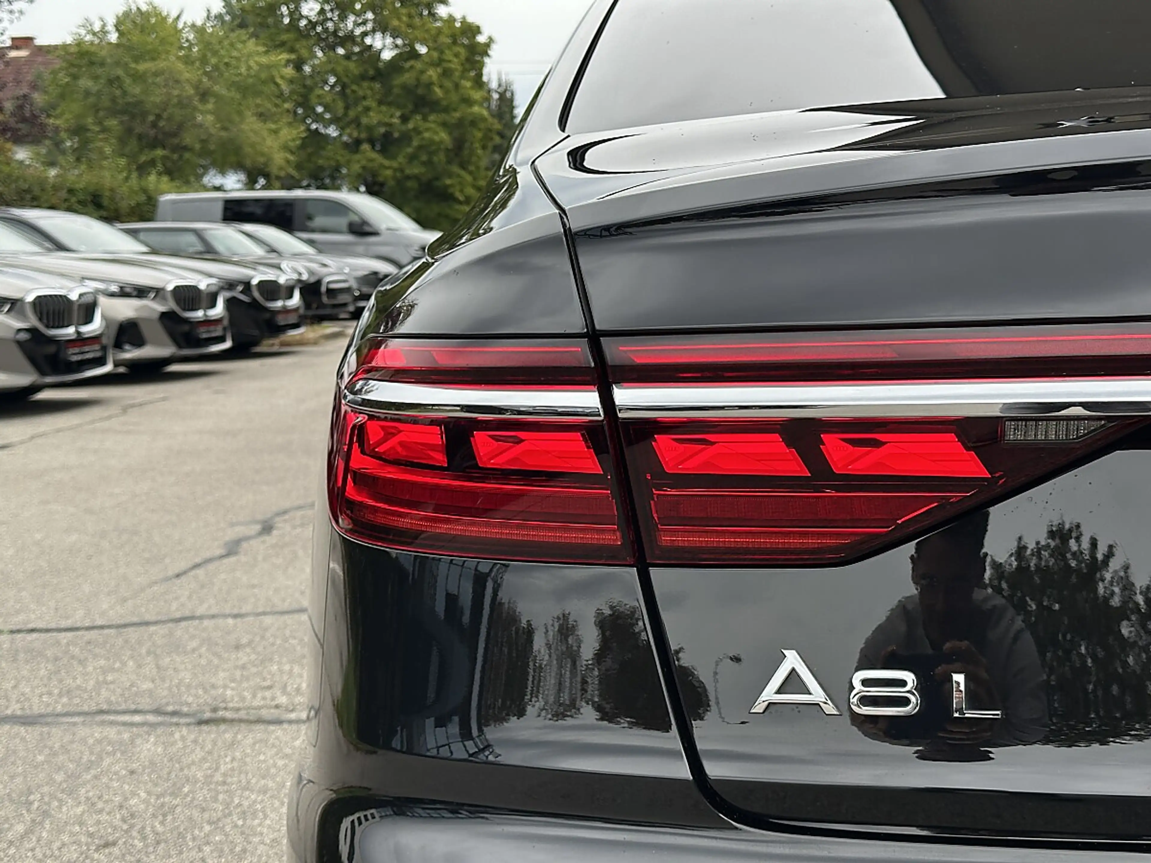 Audi A8 Lang 60 TFSI e PHEV quattro — photo 12