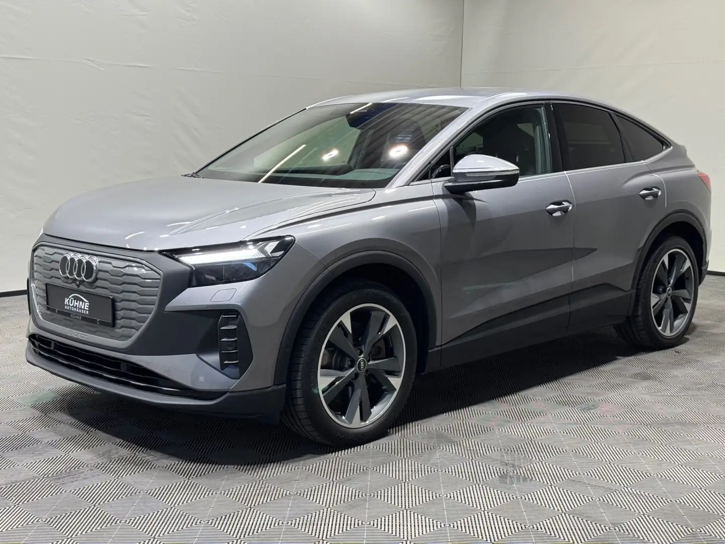 Audi Q4 e-tron 40 | LED NAVI WÄRMEPUMPE ACC Grau - 2
