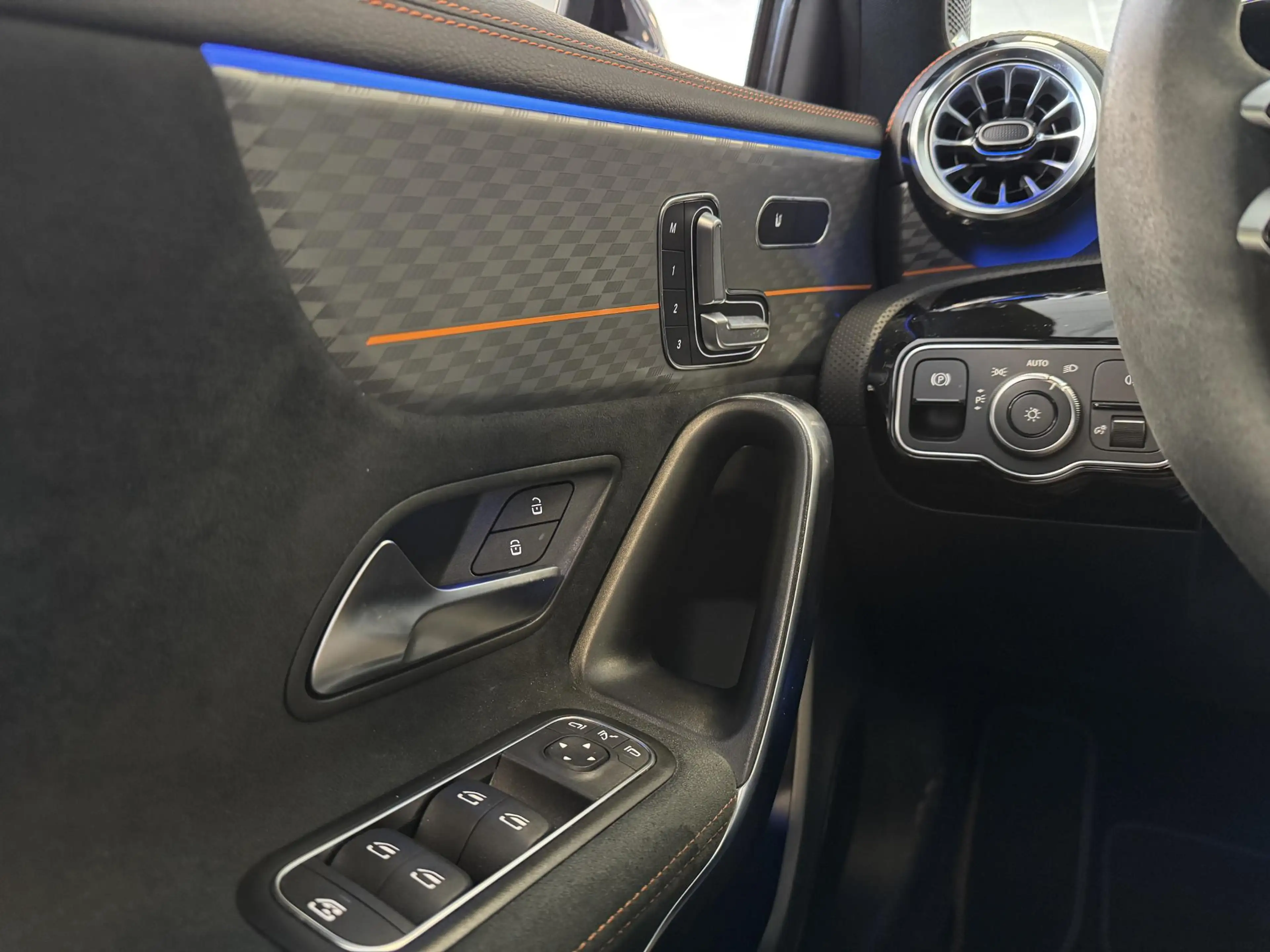 Mercedes-Benz A 45 AMG S 4MATIC+ — photo 10