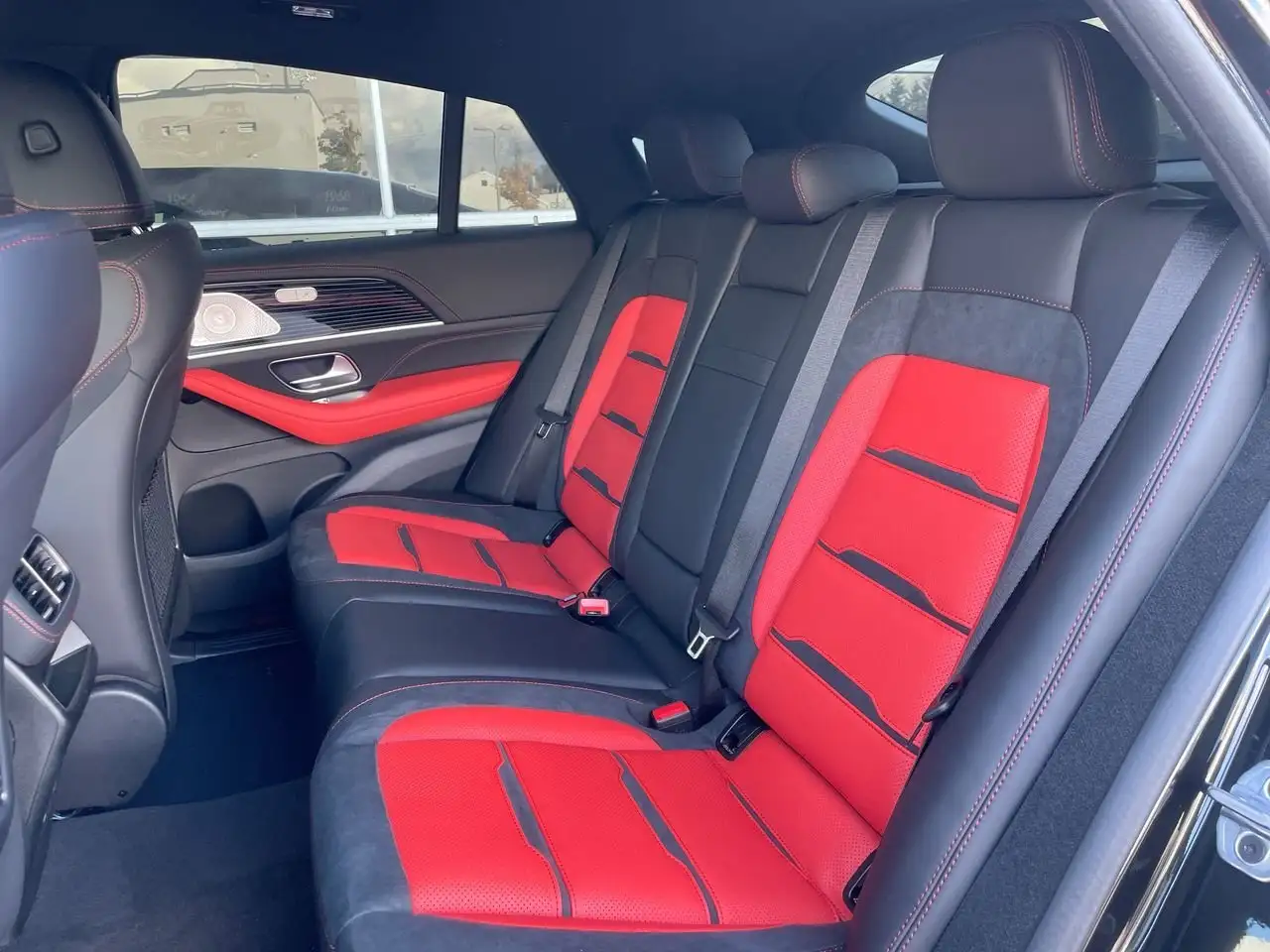 Mercedes-Benz GLE снимка Mercedes-Benz GLE
