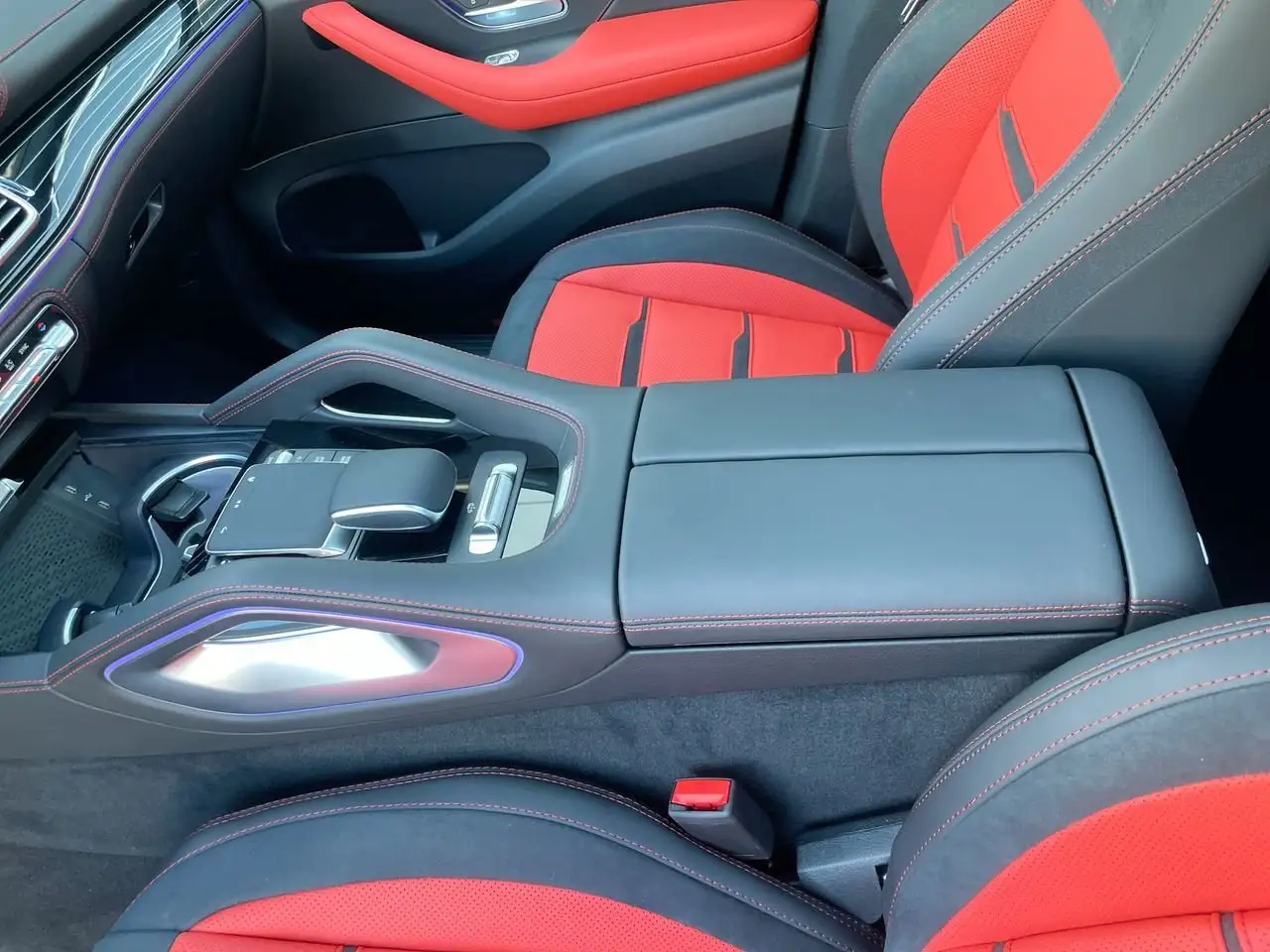 Mercedes-Benz GLE снимка Mercedes-Benz GLE