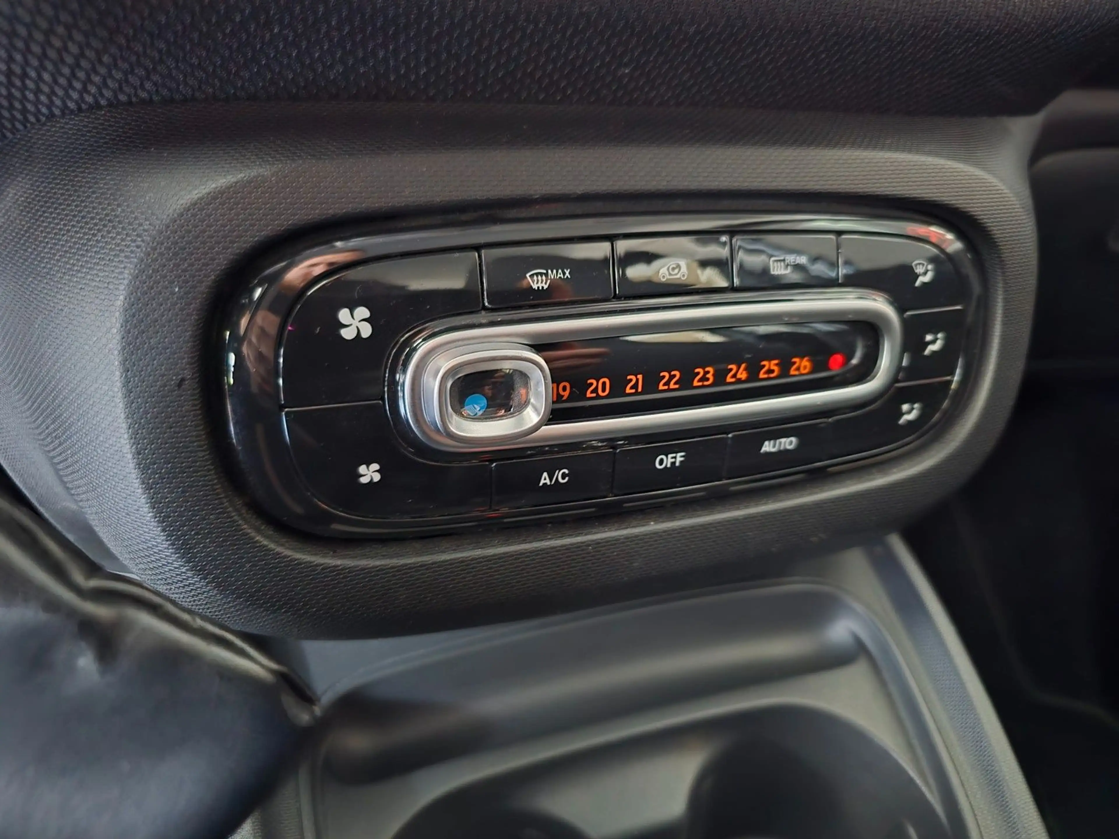 smart forFour Basis 66 kW*AUTOMATIK*TUV*SERVICE NEU — photo 14