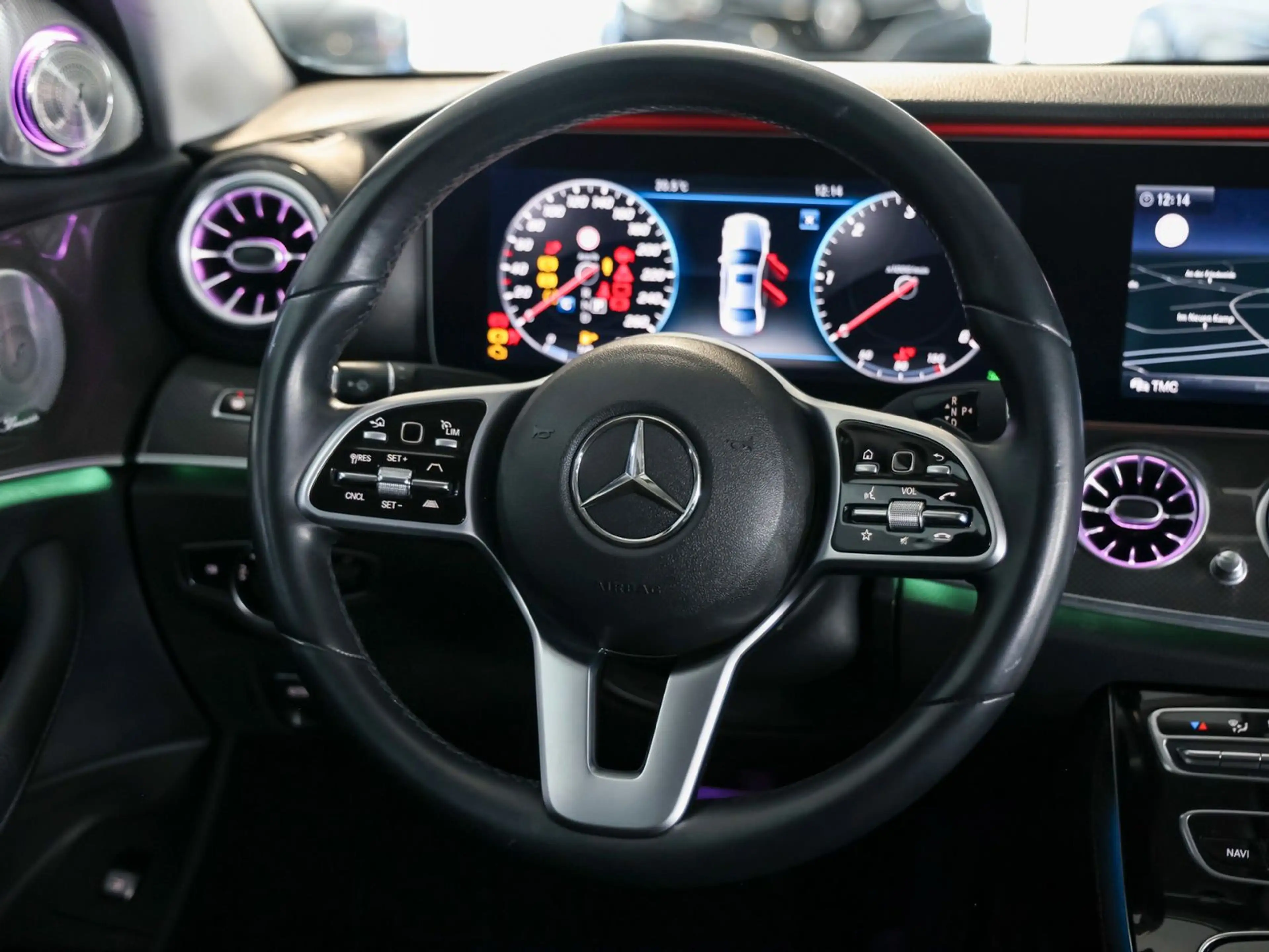 Mercedes-Benz E 220 d LIMO. *HUD-360°-BURMESTER-MEMORY-AMBIENTE — photo 11