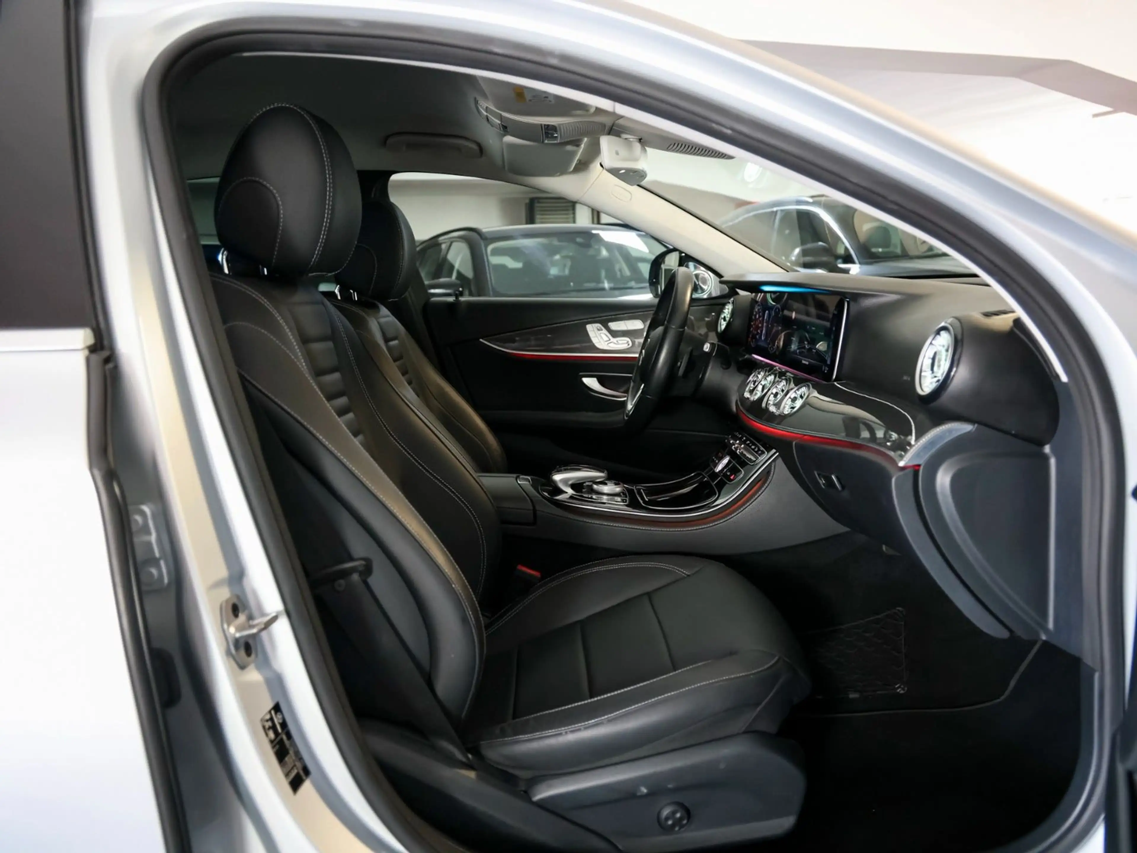 Mercedes-Benz E 220 d LIMO. *HUD-360°-BURMESTER-MEMORY-AMBIENTE — photo 6