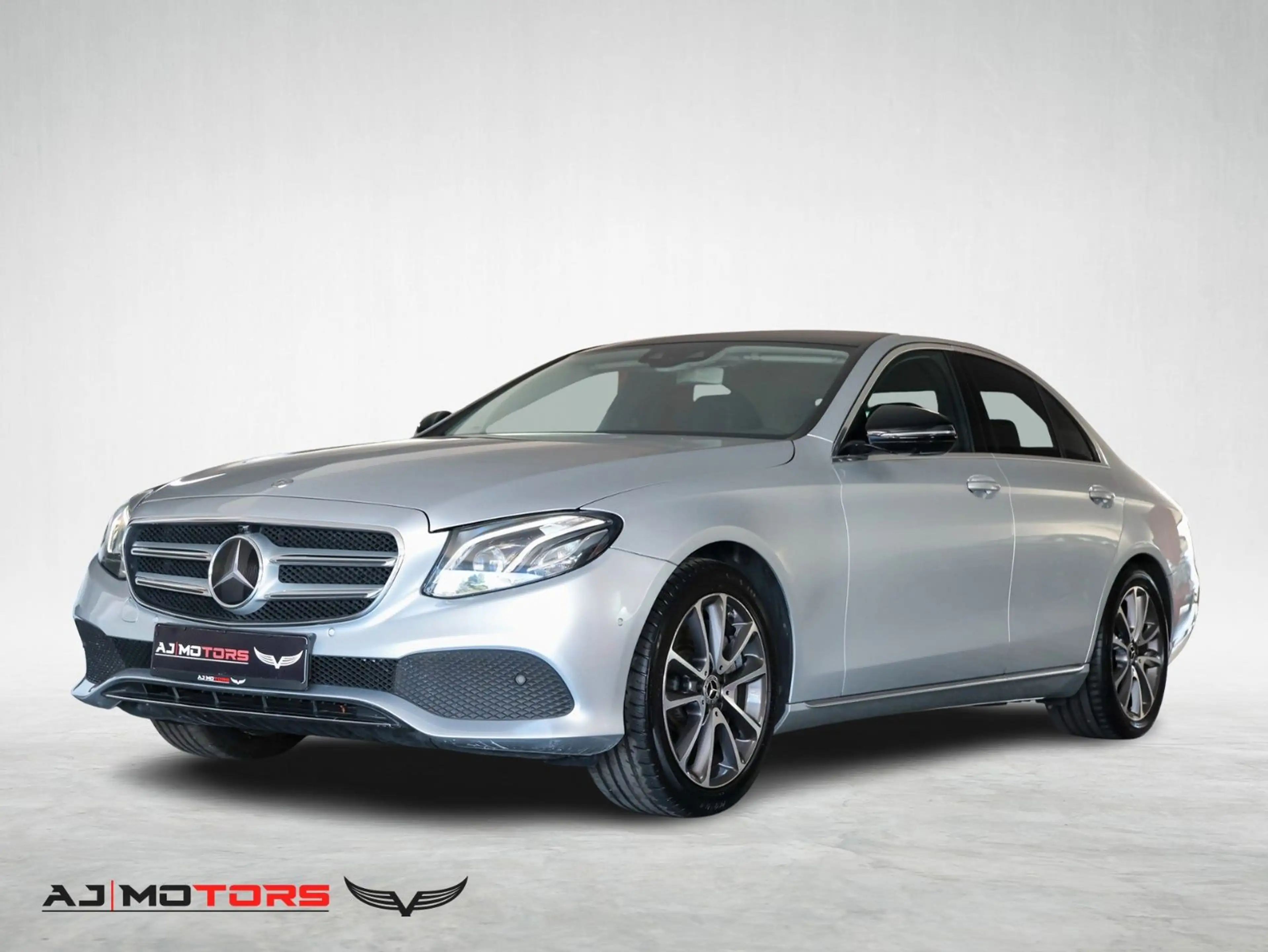 Mercedes-Benz E 220 d LIMO. *HUD-360°-BURMESTER-MEMORY-AMBIENTE
