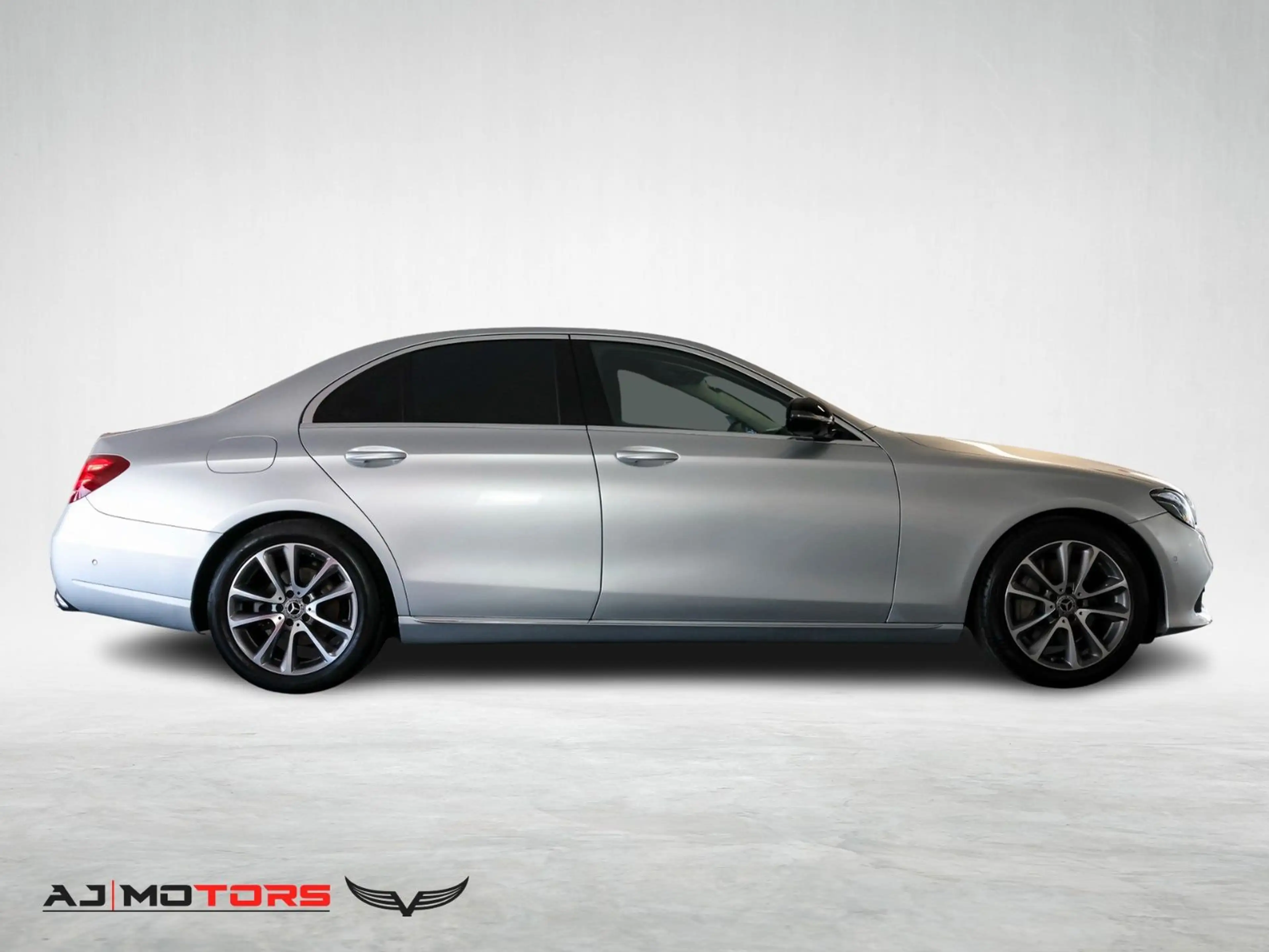 Mercedes-Benz E 220 d LIMO. *HUD-360°-BURMESTER-MEMORY-AMBIENTE — photo 5