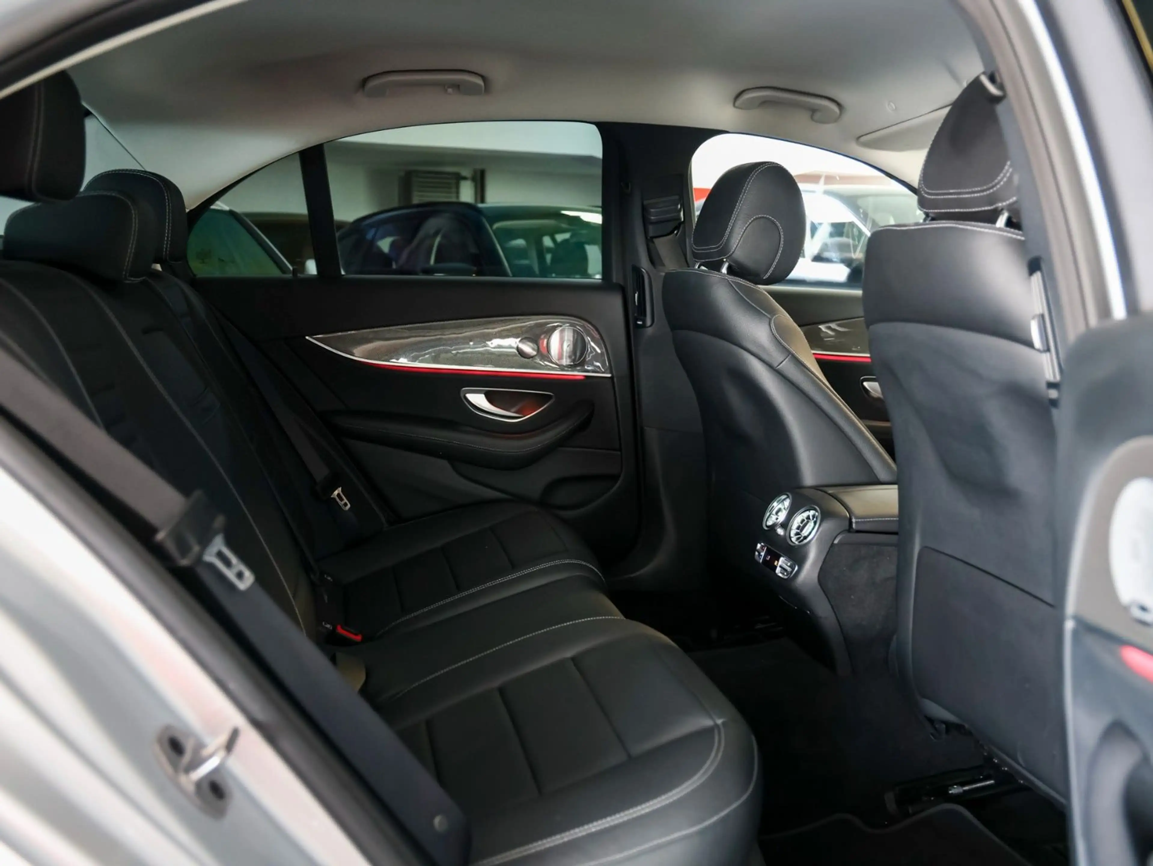 Mercedes-Benz E 220 d LIMO. *HUD-360°-BURMESTER-MEMORY-AMBIENTE — photo 7