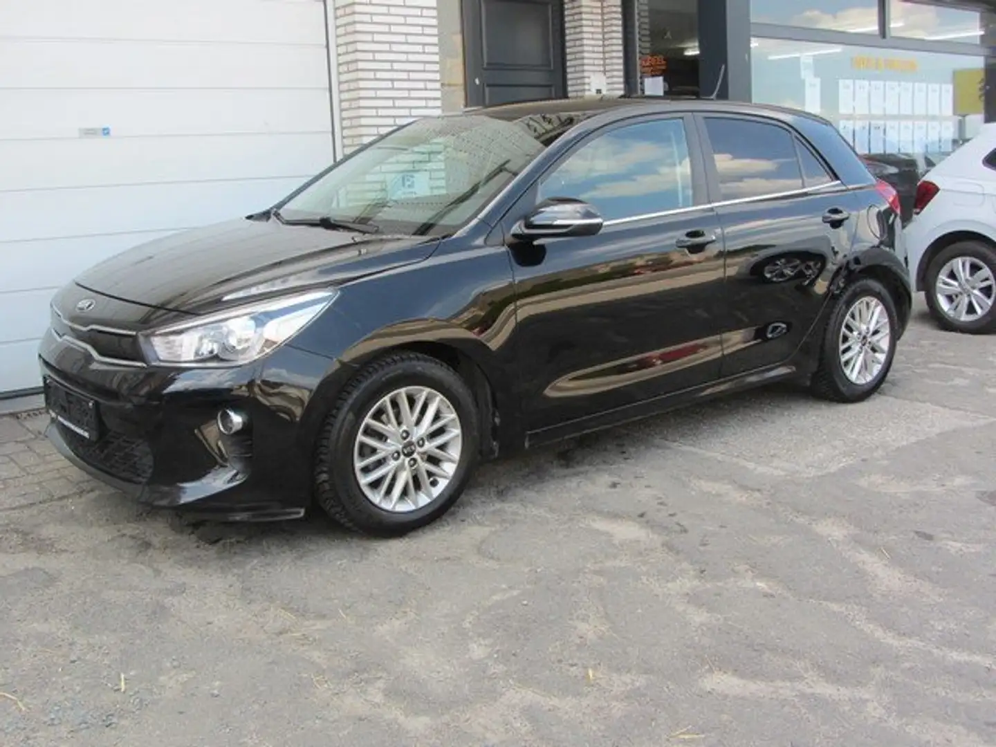 Kia Rio Rio 14 **Automaat** Camera BT GPS Carplay Garantie Zwart - 1