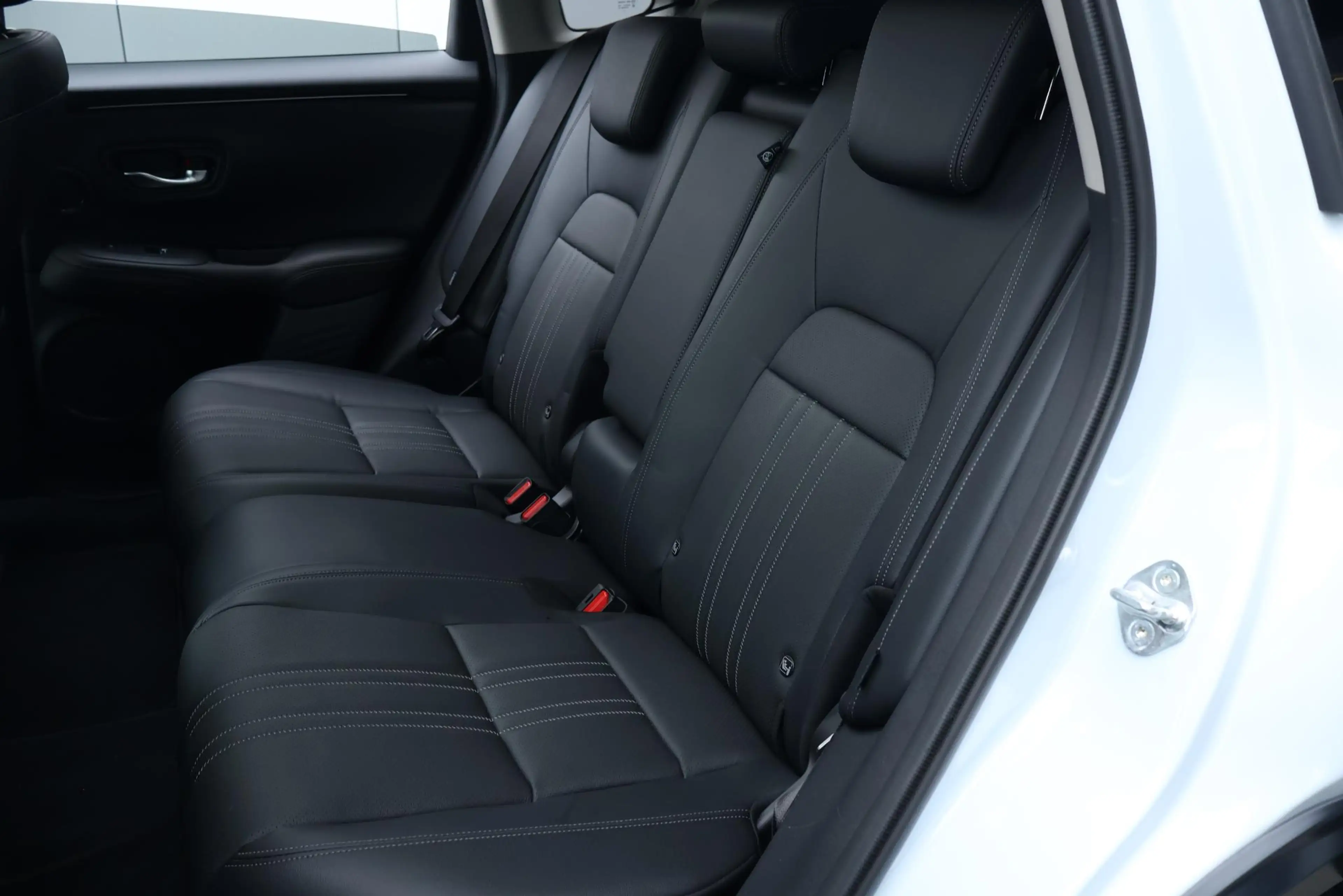Honda ZR-V 2.0 e:HEV Advance / Pano / Adaptive cruise / DAB — photo 14