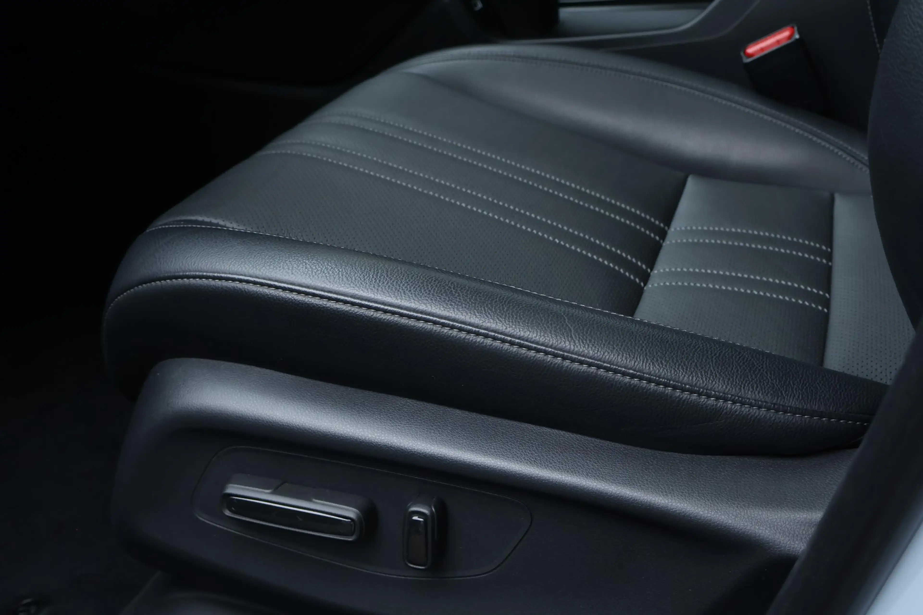 Honda ZR-V 2.0 e:HEV Advance / Pano / Adaptive cruise / DAB — photo 11